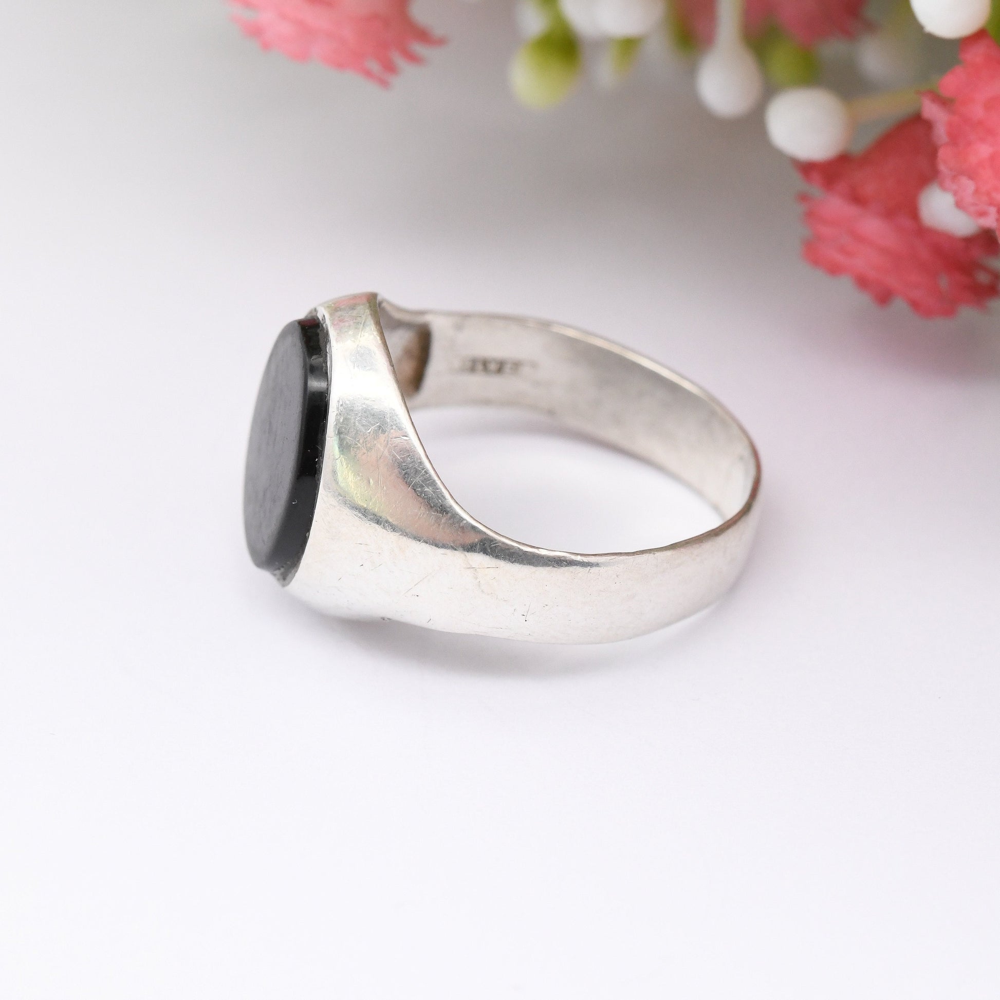 Vintage Sterling Silver Onyx Signet Ring - Unisex Oval Black Stone Ring | UK Size - O | US Size - 7 1/4