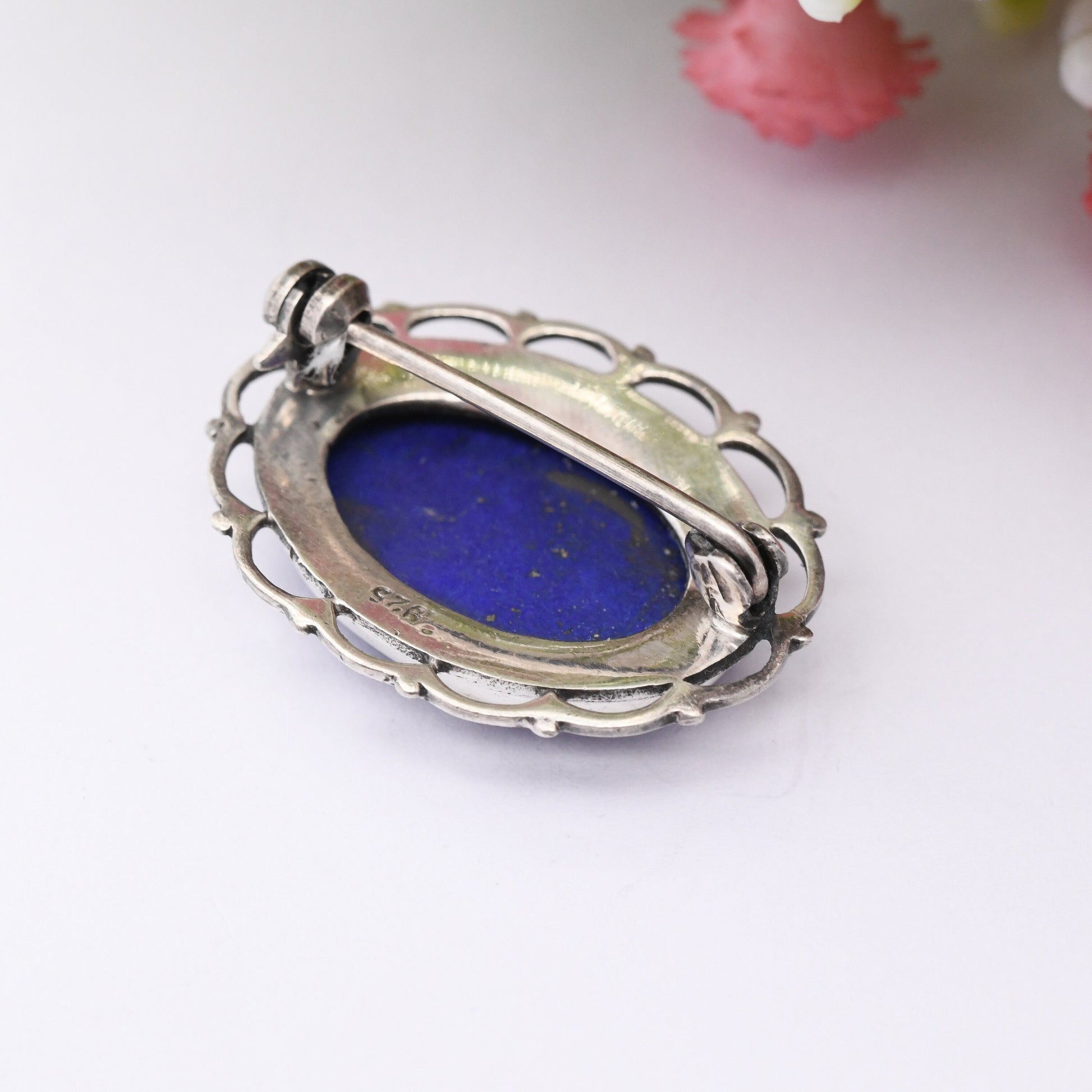 Vintage Sterling Silver Lapis Lazuli Brooch - Deep Blue Cabochon Gemstone with Ridged Border