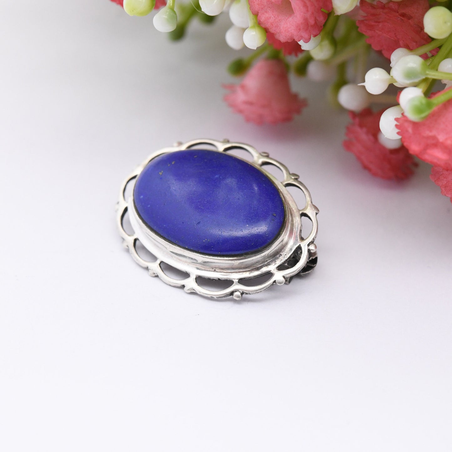 Vintage Sterling Silver Lapis Lazuli Brooch - Deep Blue Cabochon Gemstone with Ridged Border