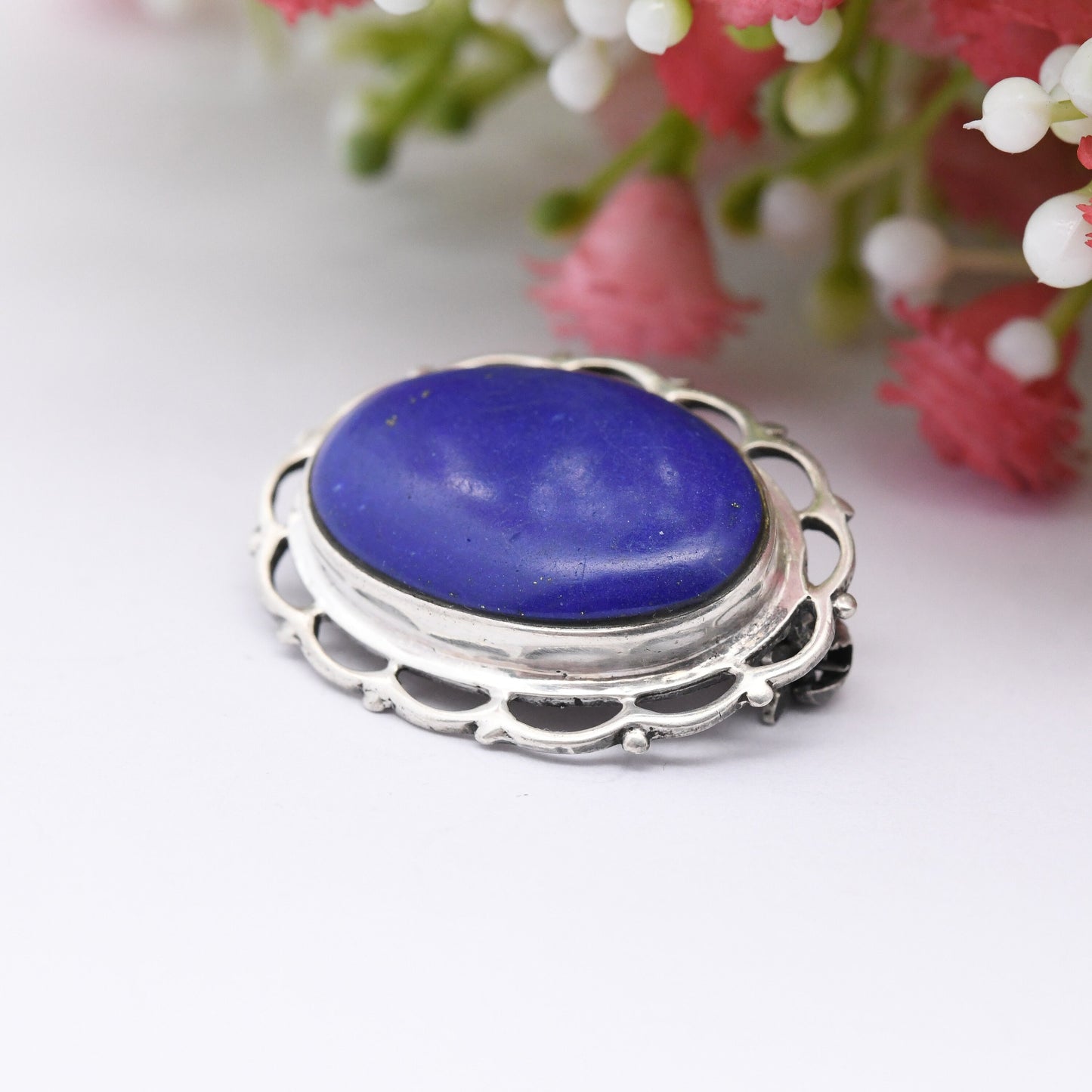 Vintage Sterling Silver Lapis Lazuli Brooch - Deep Blue Cabochon Gemstone with Ridged Border