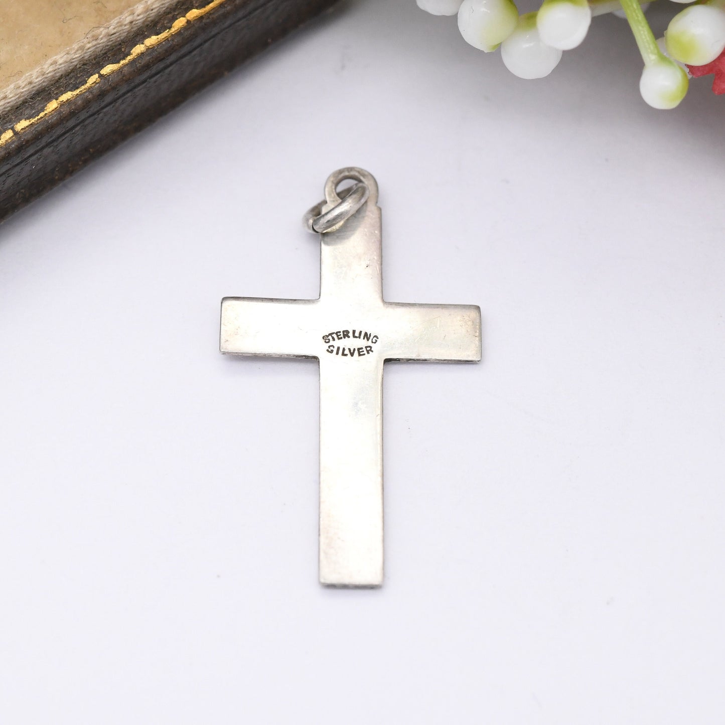 Vintage Sterling Silver Cross Pendant with Engraved Leaf and Flower Pattern - Sweet Christening Jewellery Gift Present for Christian