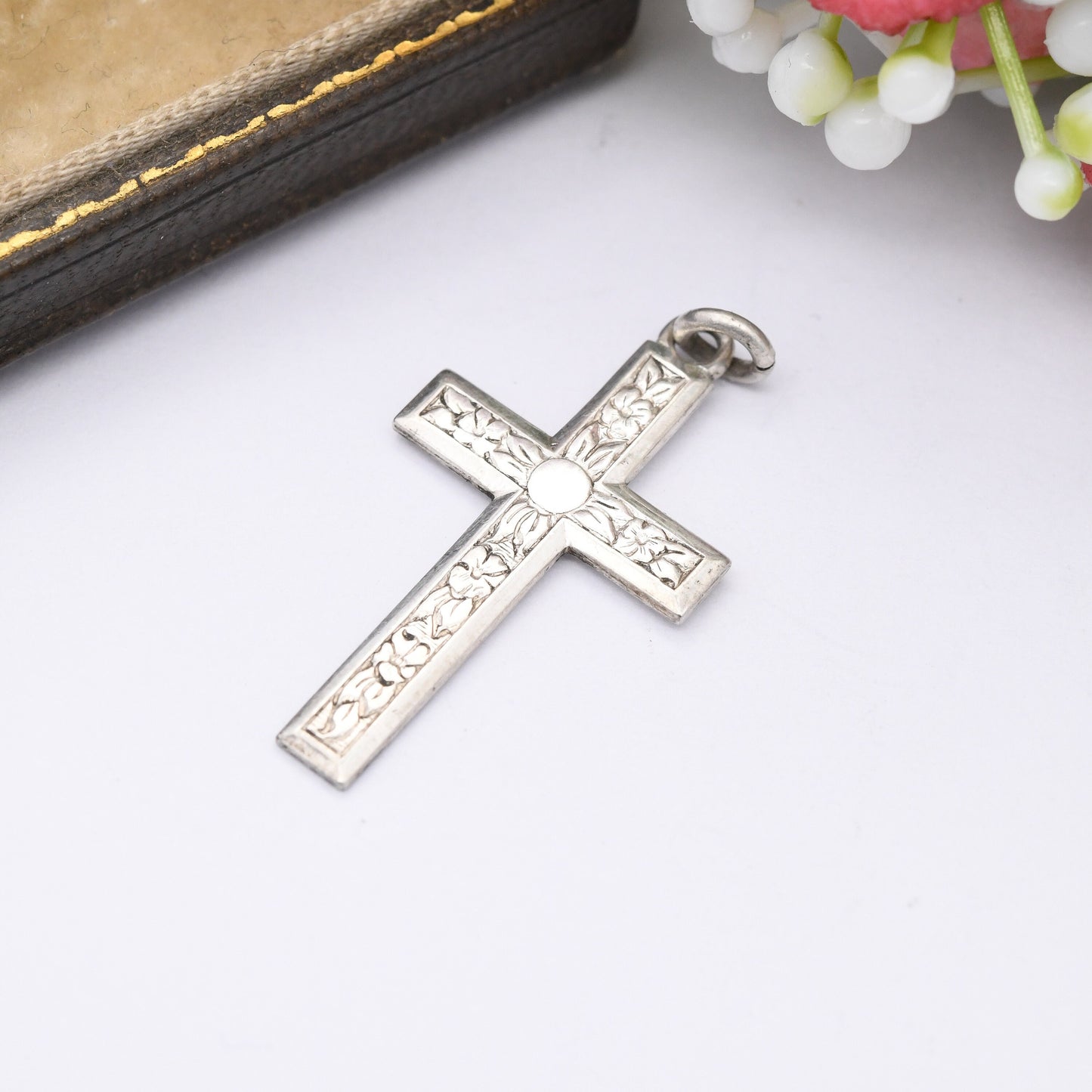 Vintage Sterling Silver Cross Pendant with Engraved Leaf and Flower Pattern - Sweet Christening Jewellery Gift Present for Christian