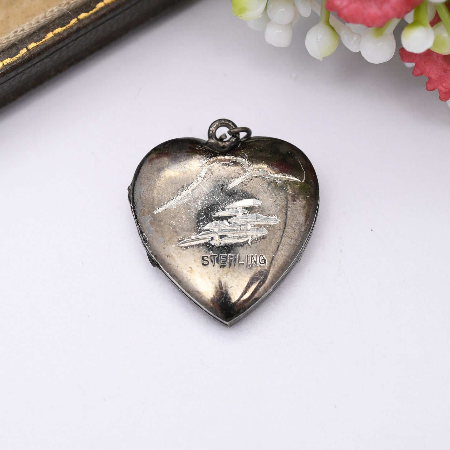 Vintage Sterling Silver Heart Locket Pendant with Engraved Japanese Scene - Opening Love Heart Pendant | Hand Engraved Pagoda Mount Fuji