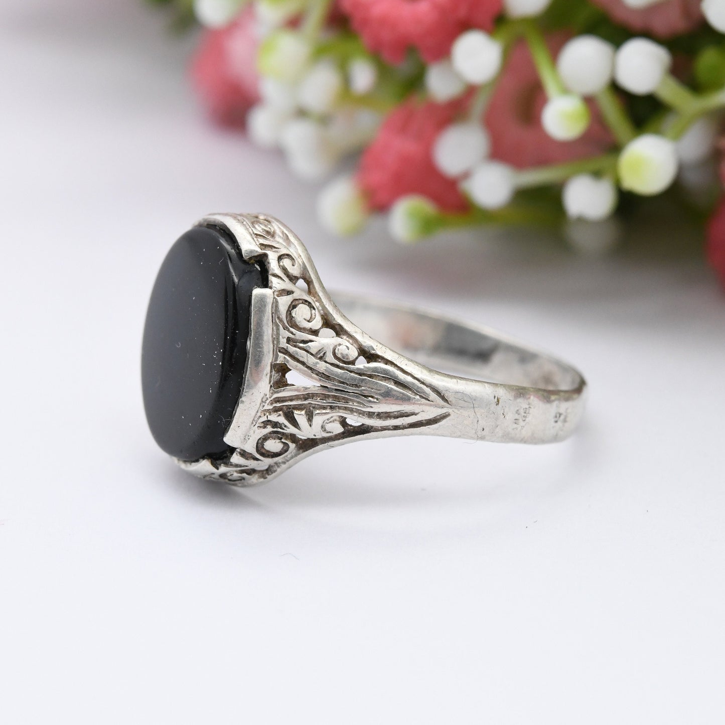 Vintage Sterling Silver Onyx Signet Ring with Ornate Engraved Shank - Statement Middle Finger Ring | UK Size - U | US Size - 10