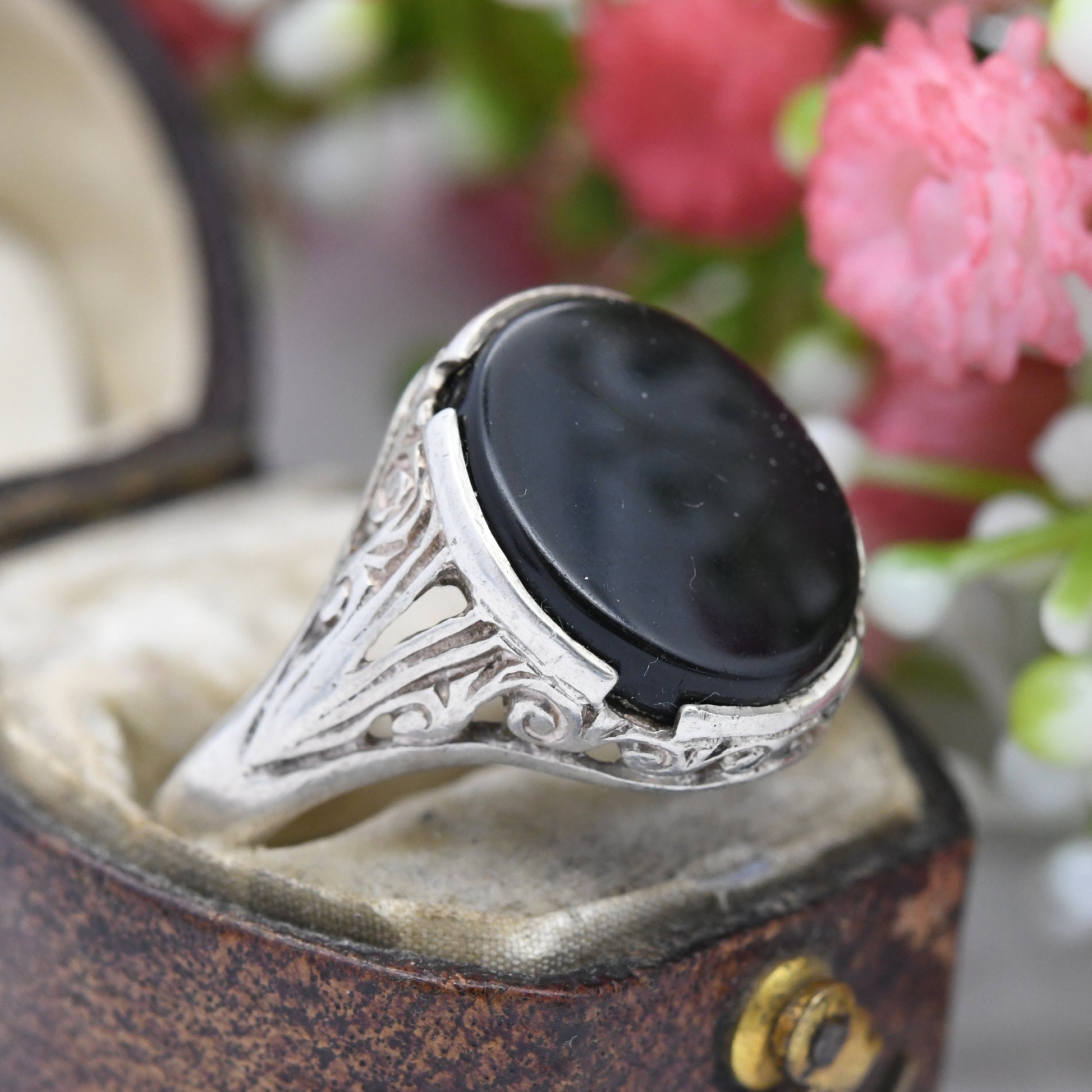 Vintage Sterling Silver Onyx Signet Ring with Ornate Engraved Shank - Statement Middle Finger Ring | UK Size - U | US Size - 10