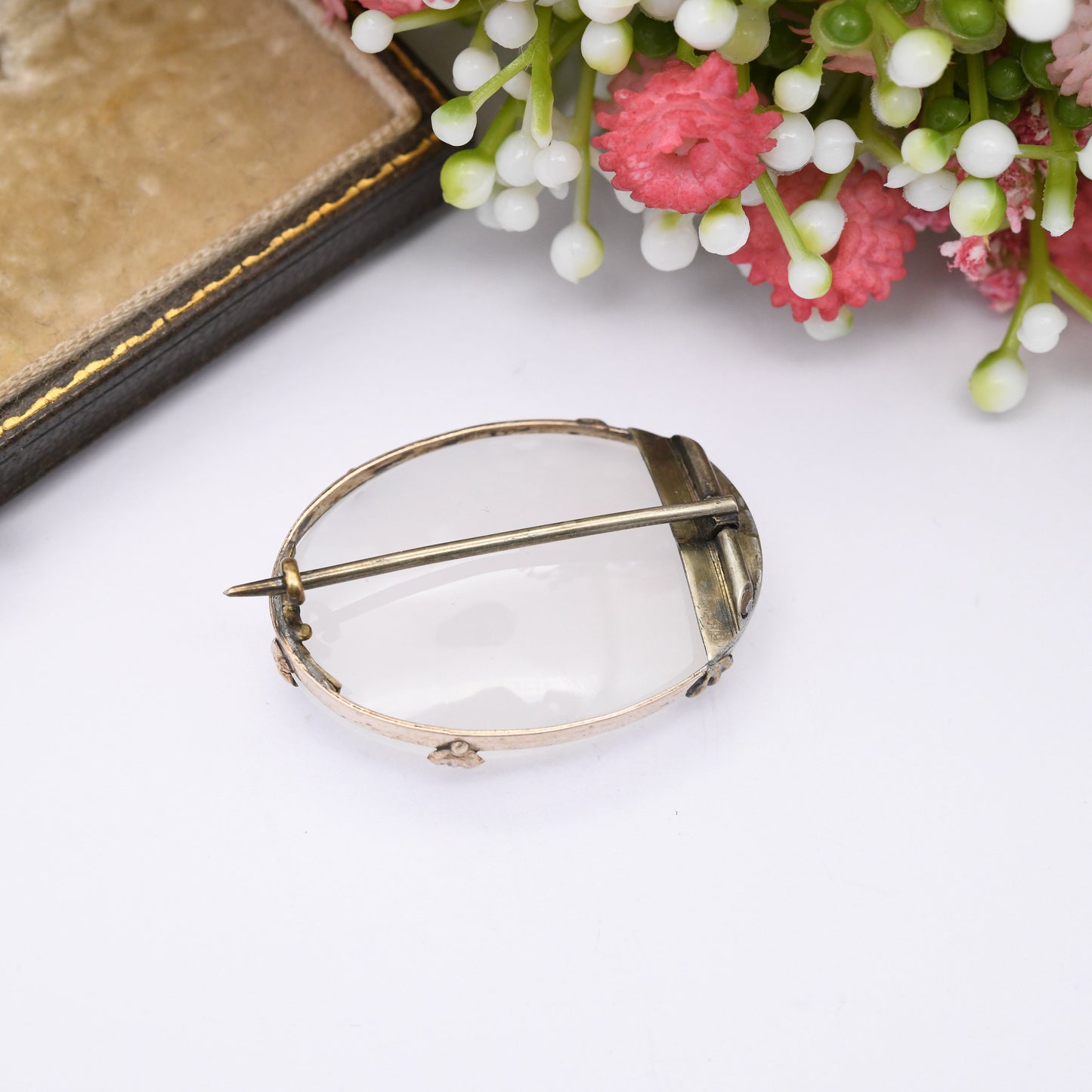 Antique Rolled Gold Chalcedony Brooch - Large Cabochon Translucent Oval Gemstone | Scallop Prongs