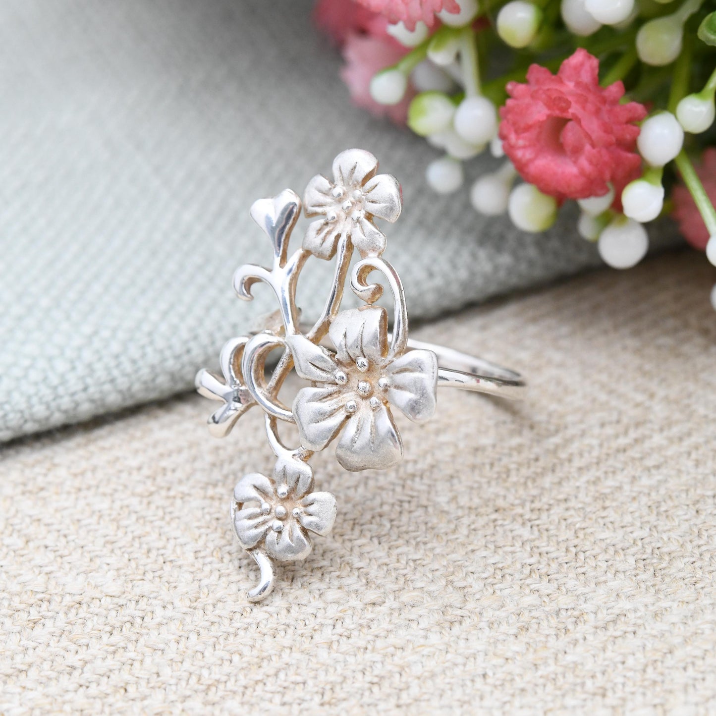 Vintage Sterling Silver Flower Ring - Sculptural Openwork Floral Shape | Plants Formed Solid Silver | UK Size - R | US Size - 8 1/2