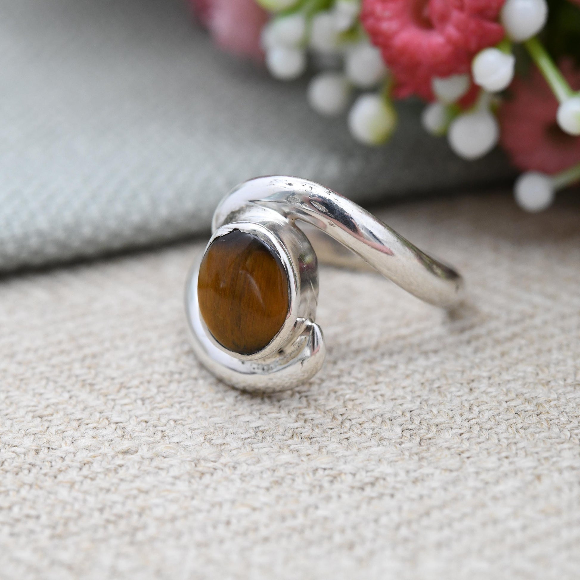 Vintage Sterling Silver Tiger's Eye Ring Swirl Bypass Design - Unisex Statement Everyday Silver Jewellery | UK Size - P 1/2 | US Size - 8