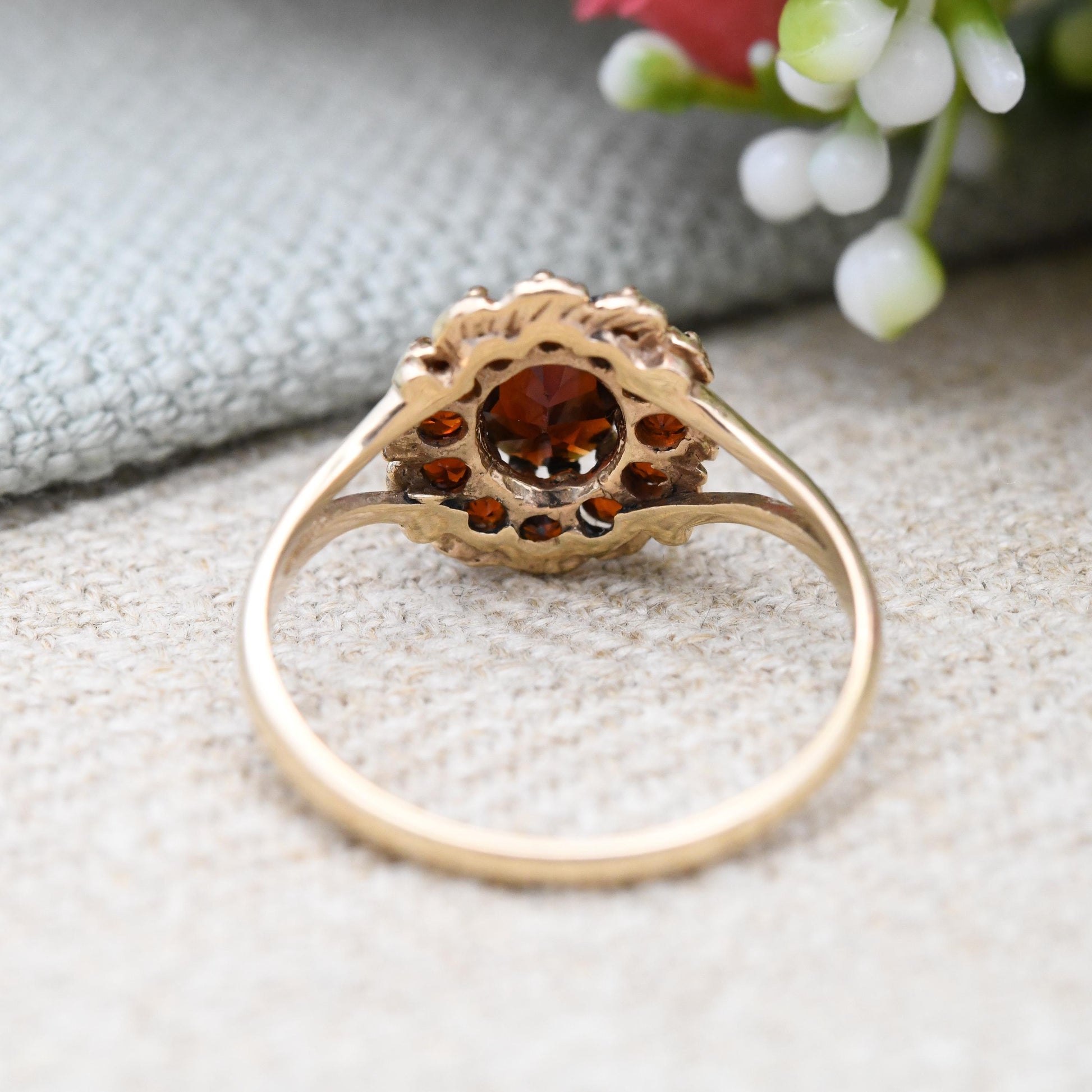 Vintage 9ct Gold Garnet Flower Ring 1976 - Mid-Century Edwardian Style | UK Size - O | US Size - 7 1/4