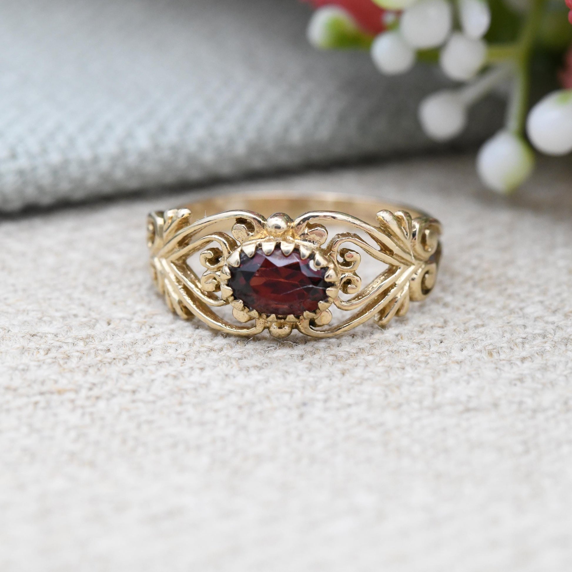 Vintage 9ct Gold Garnet Solitaire Ring - Ornate Scrolling Statement Gold Jewellery | Small Size Pinkie | UK Size - K | US Size - 5 1/4