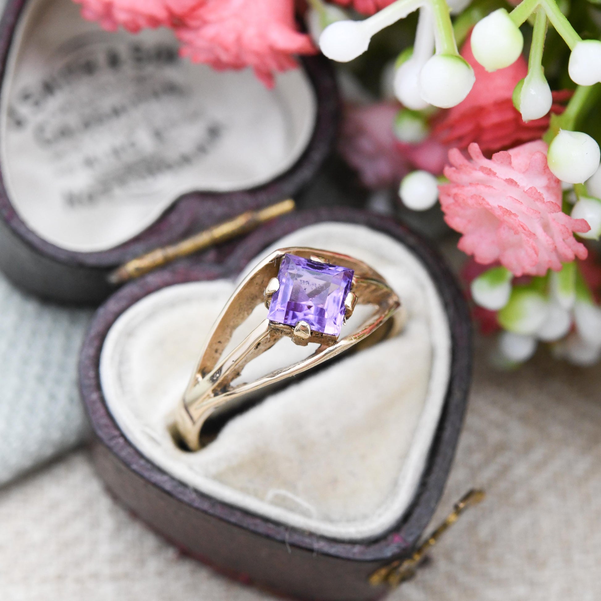 Vintage 9ct Gold Amethyst Ring 1985 - Diamond Shape Large Purple Solitaire Stone Mid-Century Modern Textured | UK Size - N 1/2 | US Size - 7