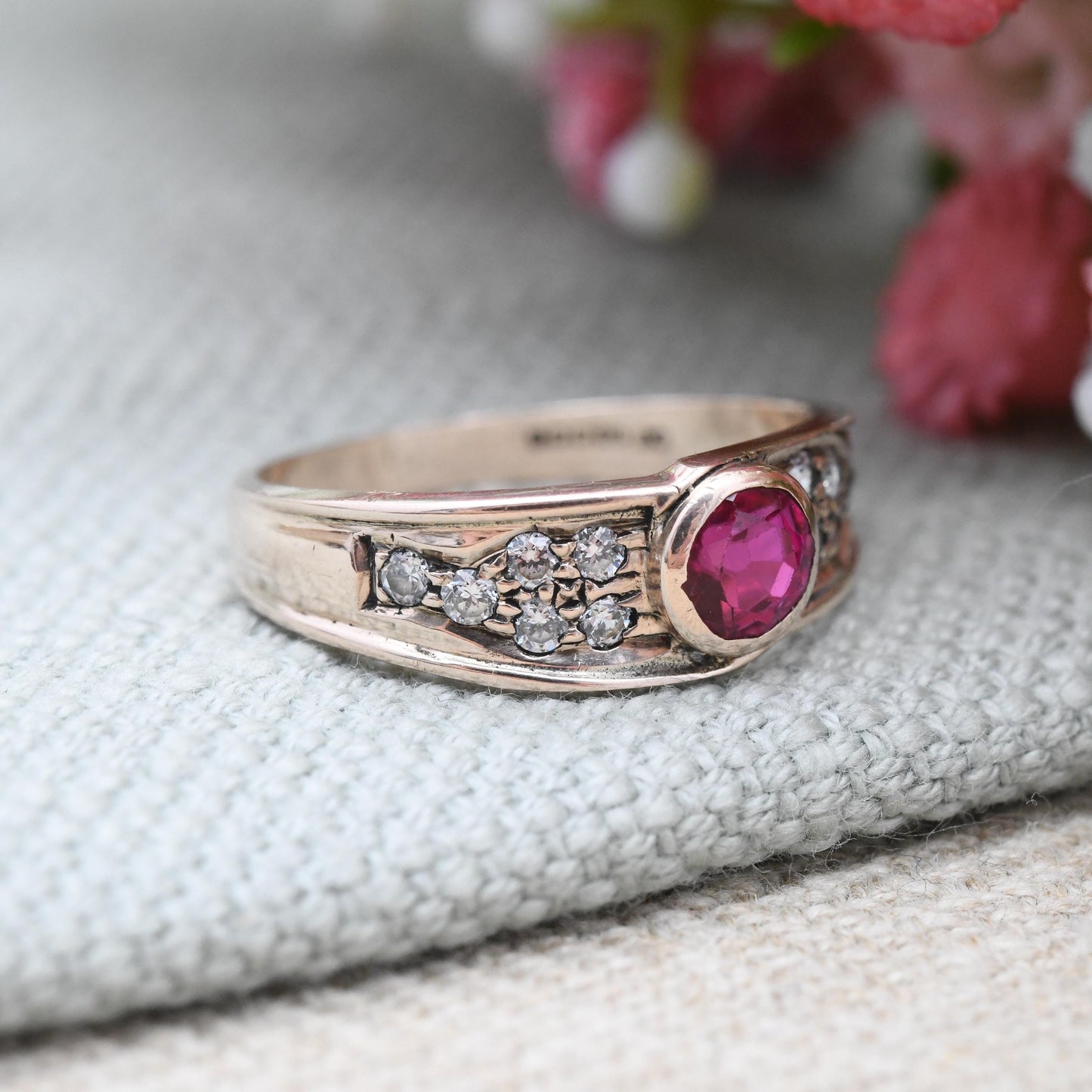 Vintage 9ct Gold Ruby Ring with Clear Side Stones 1999 - Y2K Statement Gold Faceted Solitaire Ring Rose Gold | UK Size - N | US Size - 6 1/2