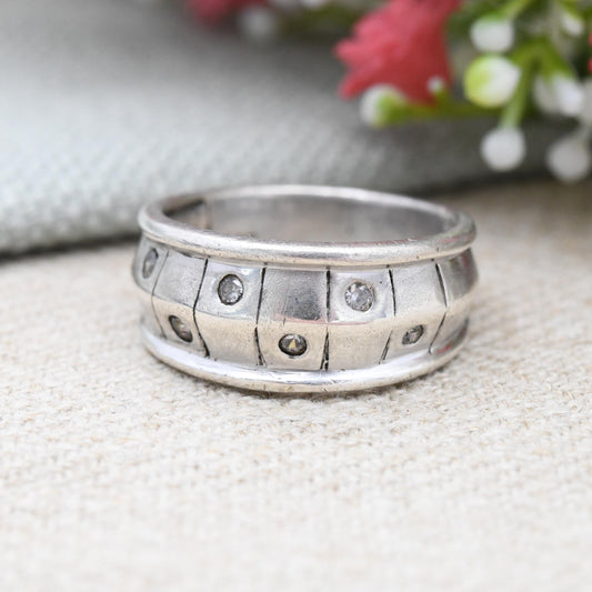 Vintage Sterling Silver Clear Stone Patterned Band Ring - Chunky Round Band Clear Multi-Stone Jewellery | UK Size - Q 1/2 | US Size - 8 1/2