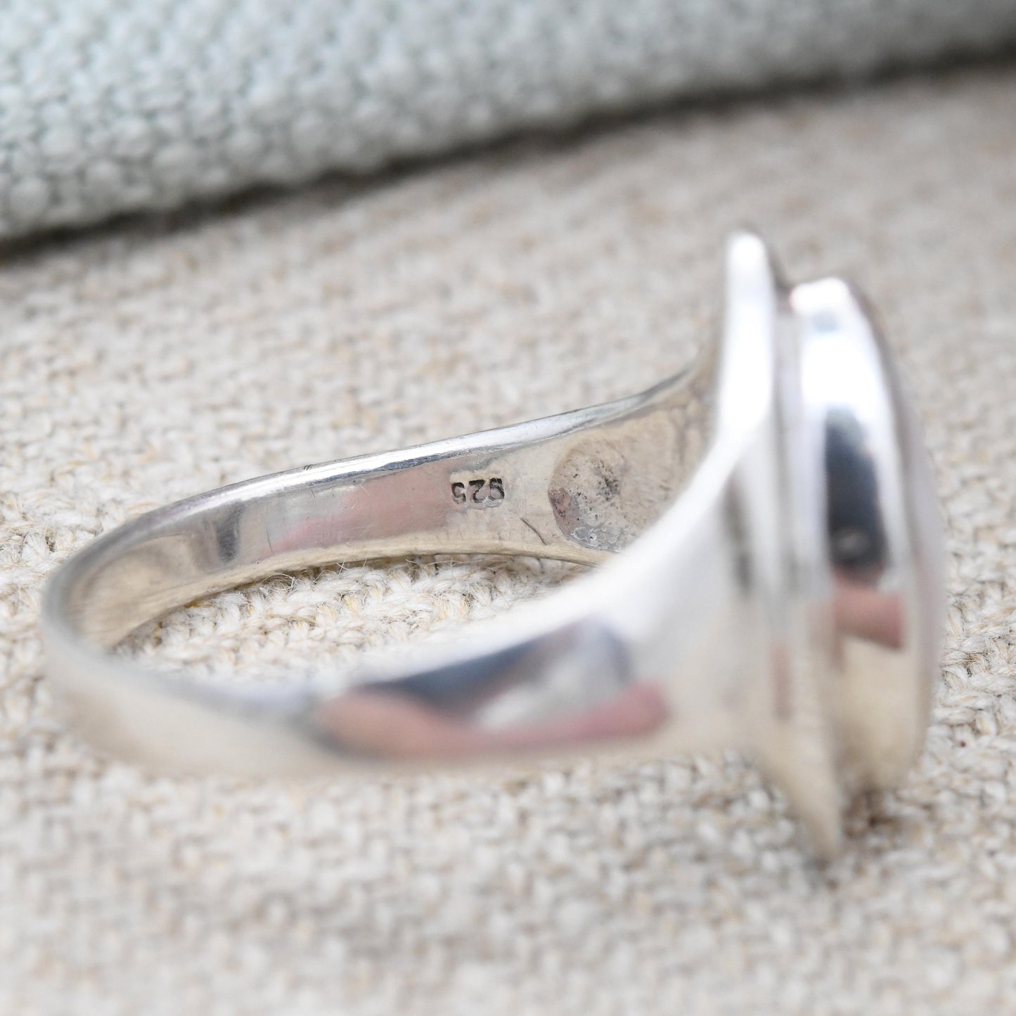 Vintage Sterling Silver Mother of Pearl Ring - Pretty Minimal Everyday Silver Marquise Solitaire Jewellery | UK Size - N 1/2 | US Size - 7