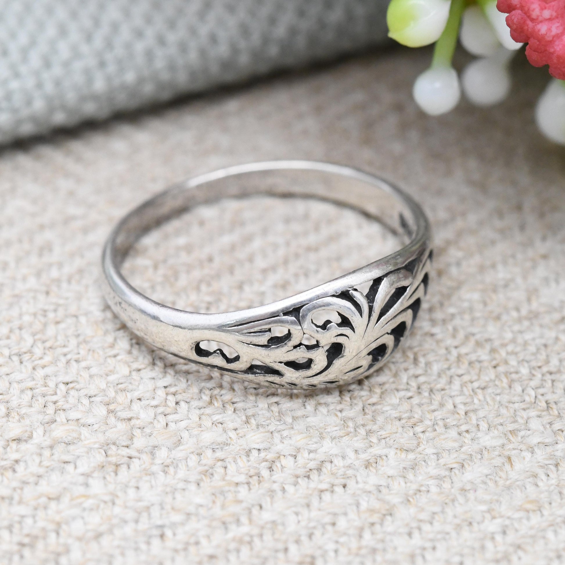 Sterling Silver Openwork Scrolling Design Ring - Everyday Solid Silver Jewellery | Delicate Design | UK Size - O 1/2 | US Size - 7 1/2