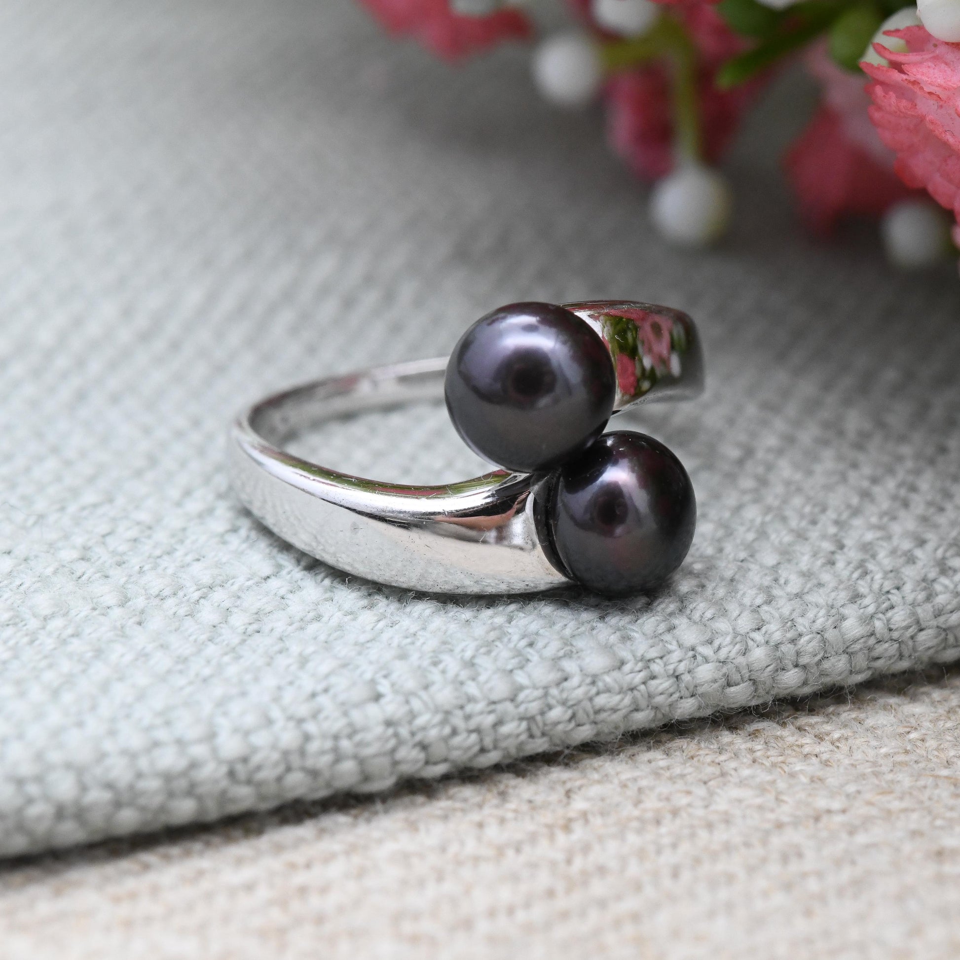 Honora Sterling Silver Peacock Pearl Ring Bypass Two Stones - Deep Purple Cultured Pearl Designer Brand | UK Size - M 1/2 | US Size - 6 1/2