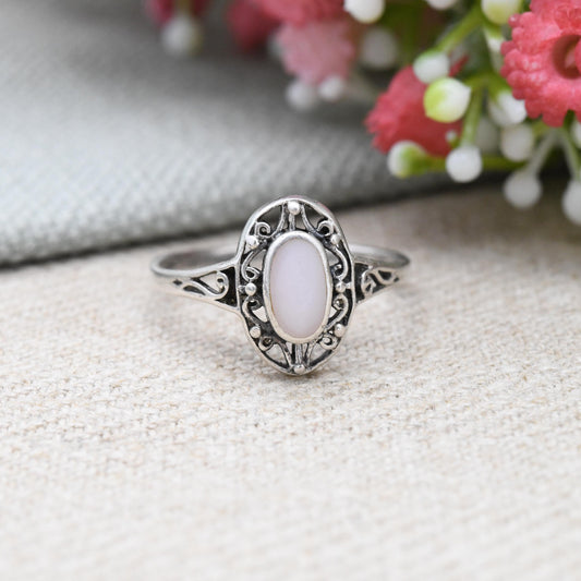 Vintage Sterling Silver Mother of Pearl Ring with Ornate Openwork Bezel Pretty Solitaire Stone Gift for Her - UK Size - R | US Size - 8 3/4