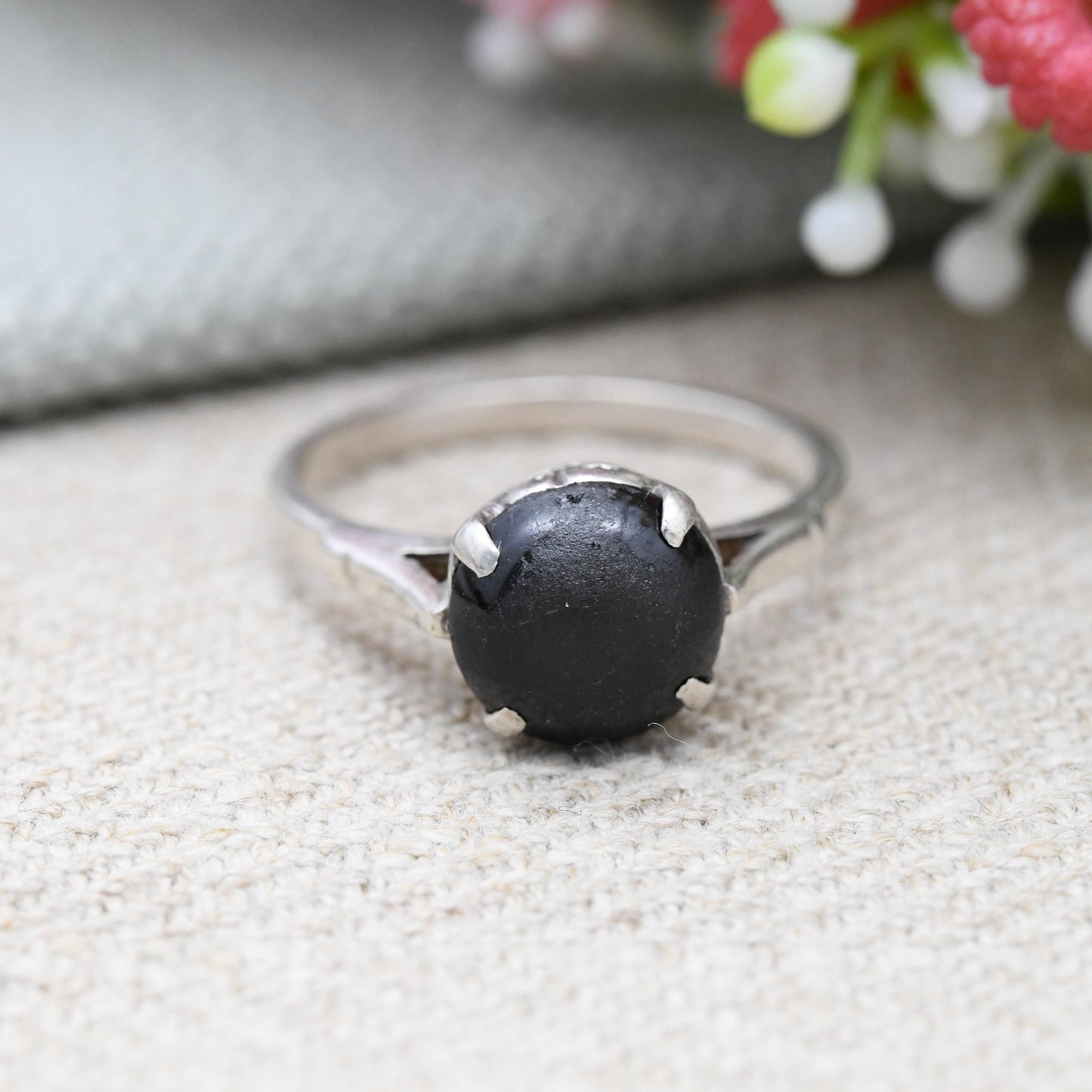 Vintage Sterling Silver Black Stone Ring - Round Cabochon Gemstone | Unisex Statement Ring | UK Size - P | US Size - 7 1/2