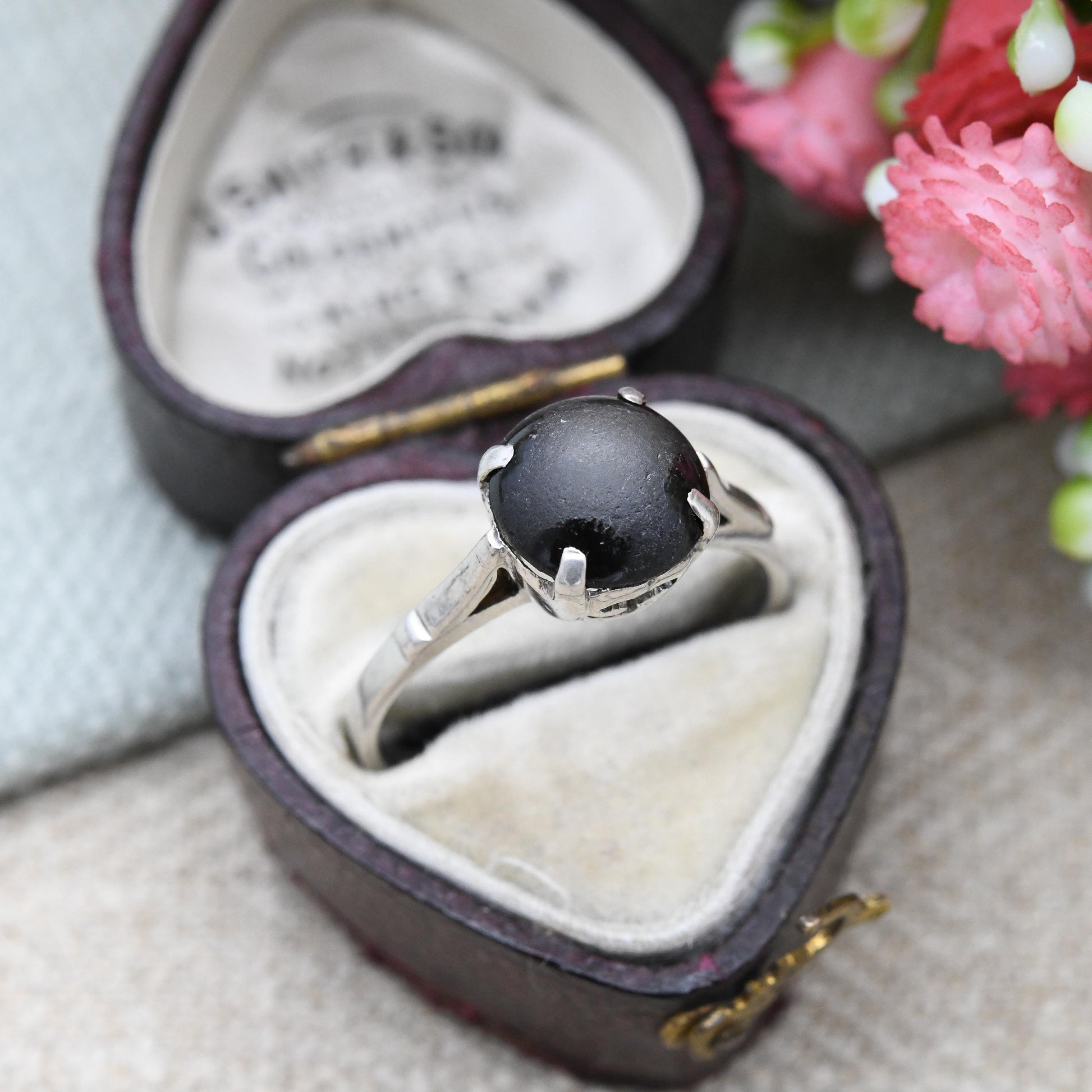 Vintage Sterling Silver Black Stone Ring - Round Cabochon Gemstone | Unisex Statement Ring | UK Size - P | US Size - 7 1/2