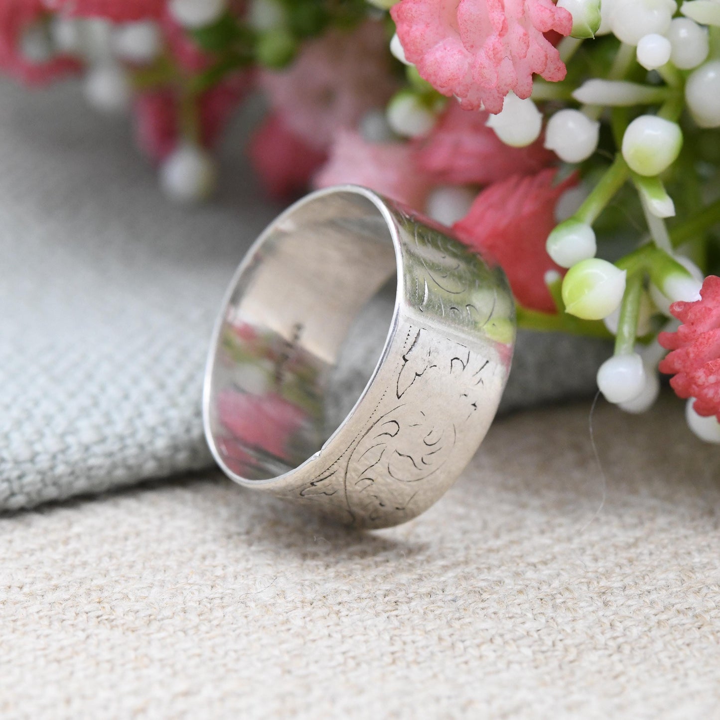 Vintage Sterling Silver Engraved Band Ring - Engraved Scrolling Pattern | Floral Leaf Unisex Wide Band | UK Size - M | US Size - 6