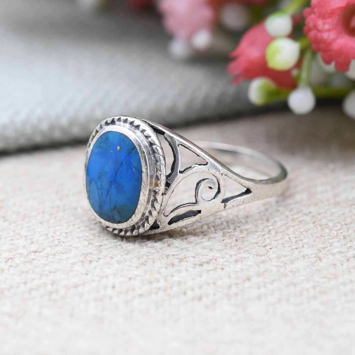 Vintage Sterling Silver Turquoise Ring - Ornate Openwork Scrolling Shoulders Blue Stone Rope Twist Cabochon | UK Size - M | US Size - 6 1/4