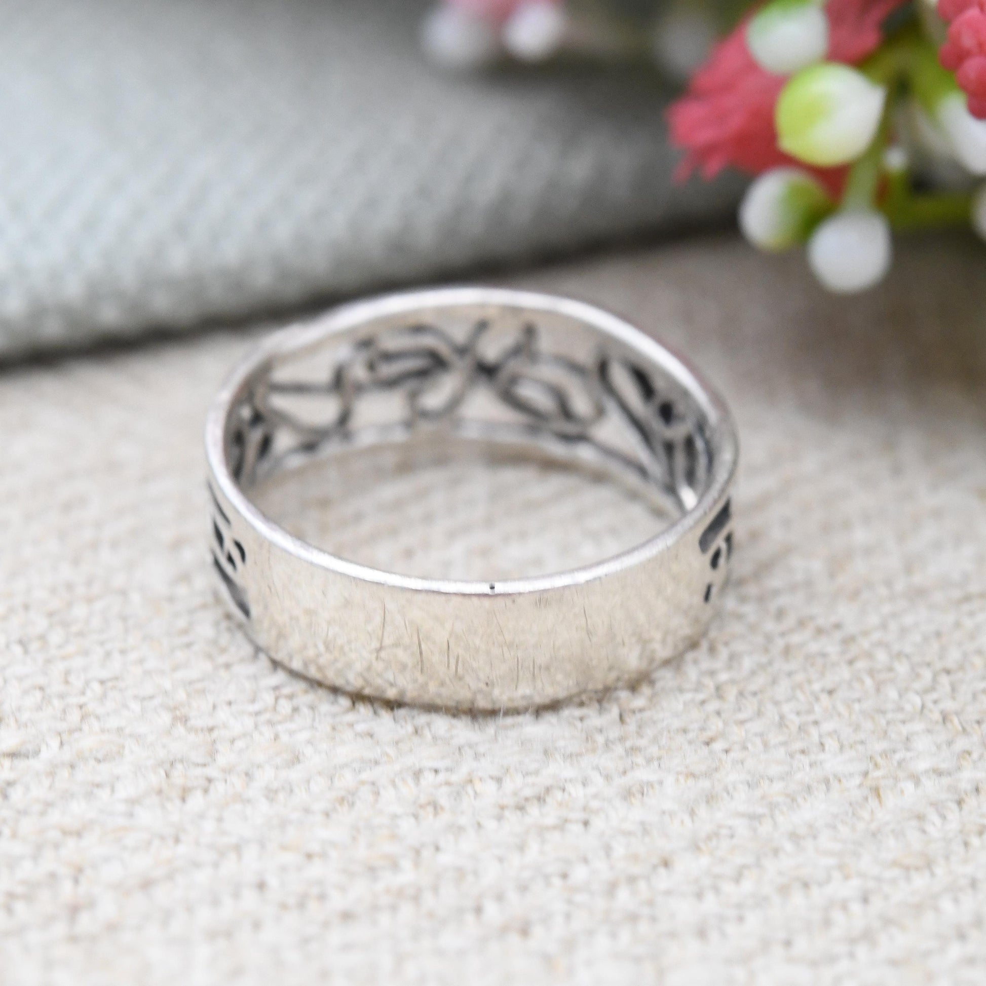 Sterling Silver Openwork Scrolling Band Ring - Pretty Floral Pattern Silver Jewellery with Cut Out Design | UK Size - L | US Size - 5 3/4