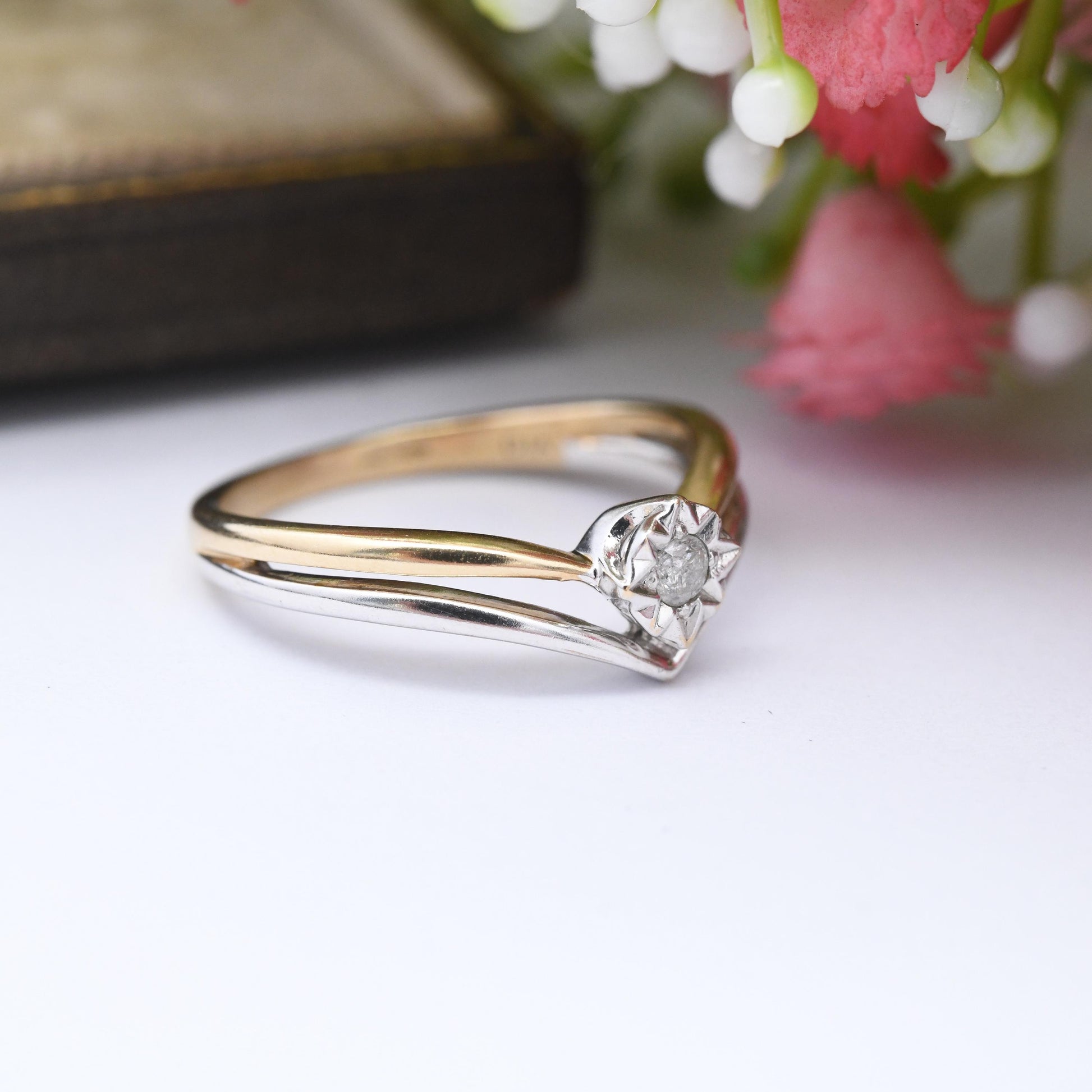 Vintage 9ct Gold Diamond Wishbone Ring Solitaire Stone - Two Tone White Gold Yellow Gold V Shaped Engagement | UK Size - M | US Size - 6 1/4