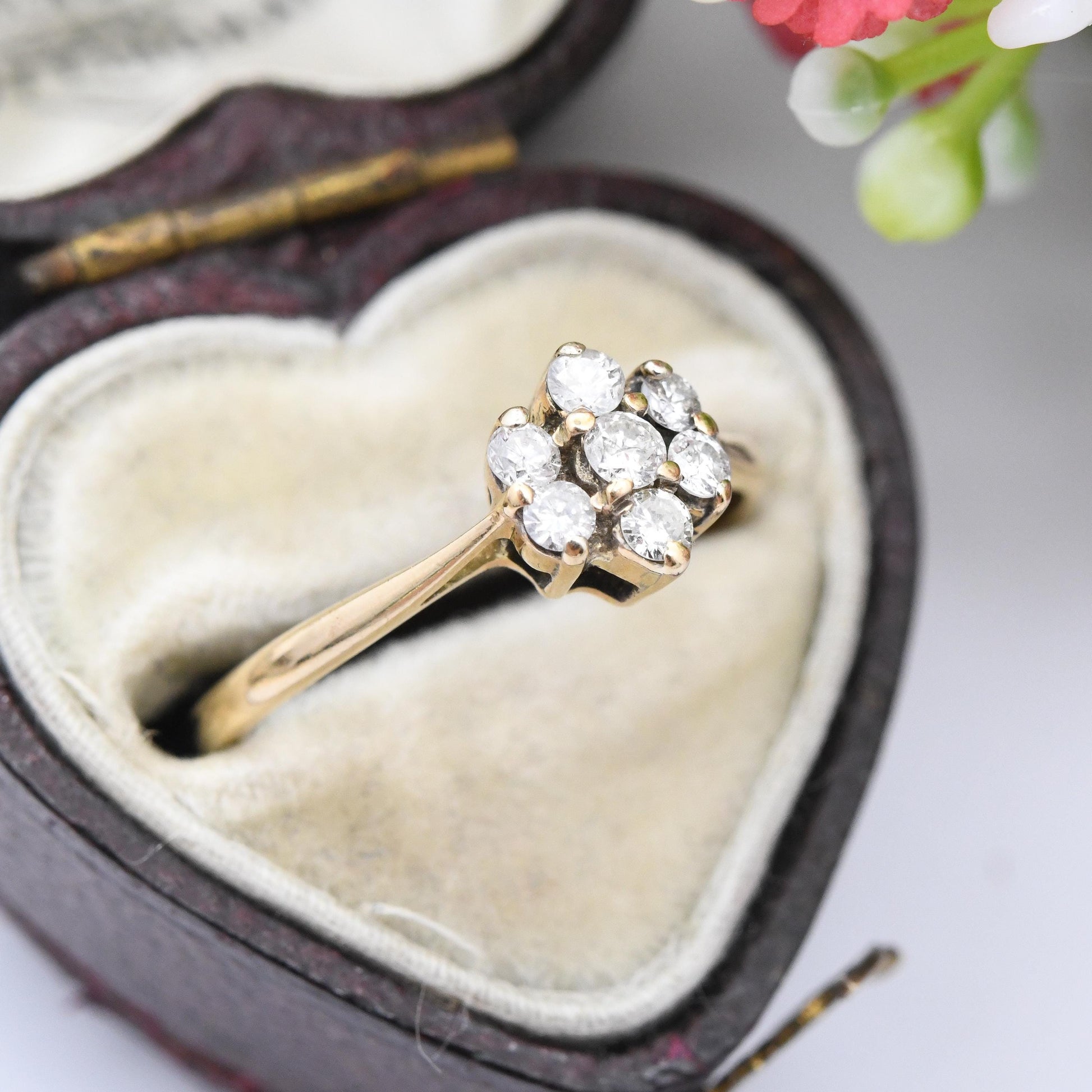 Vintage 9ct Gold Floral Cluster Ring 1984 White Stone - Gift for Her | Pretty Gold Daisy Flower Ring | UK Size - L | US Size - 5 3/4