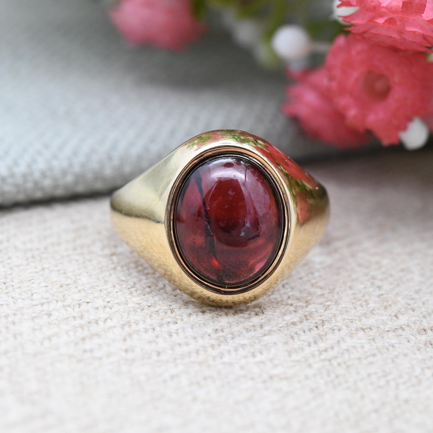 Vintage 9ct Gold Garnet Signet Ring - Large Cabochon Red Gemstone Ring Mid-Century | Men's Signet Ring | UK Size - P 1/2 | US Size - 7 3/4