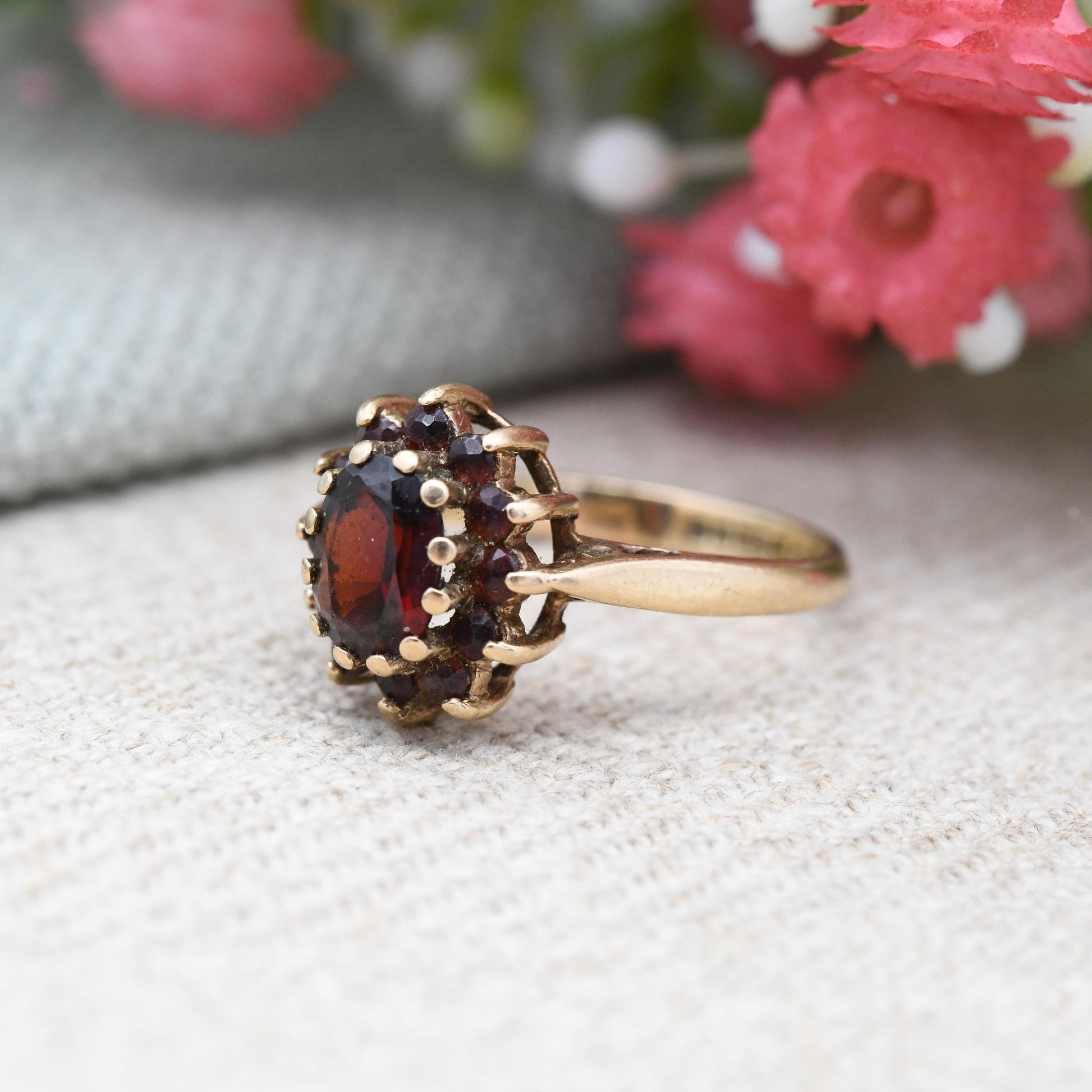 Vintage 9ct Gold Garnet Flower Ring 1974 - Mid-Century Red Gemstone Floral Halo | UK Size - K | US Size - 5 1/4