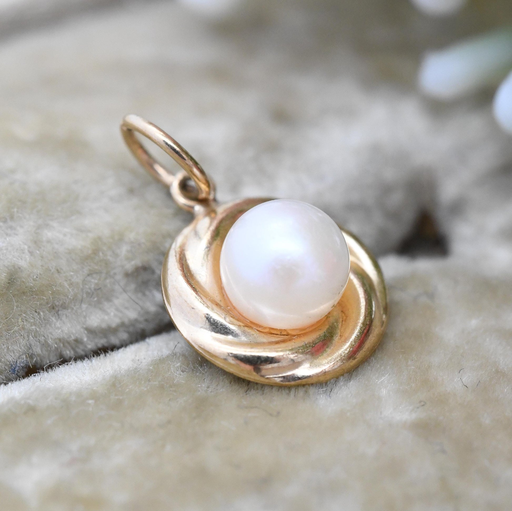 Vintage 9ct Gold Pearl Pendant - White Cultured Pearl Charm for Necklace Stack