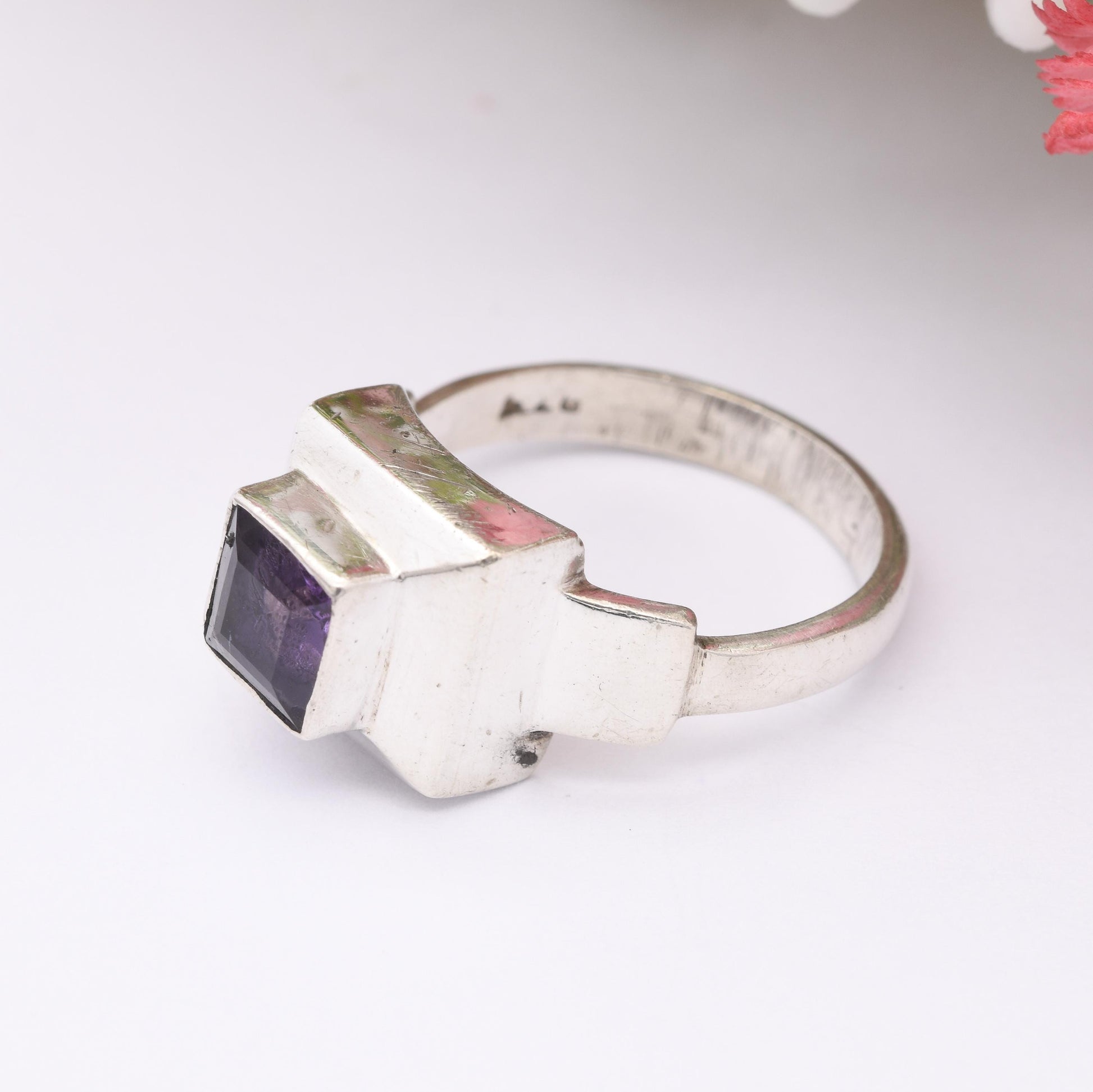 Vintage Modernist Sterling Silver Amethyst Ring - Square Design Mid-Century Purple Stone Solitaire | UK Size - M | US Size - 6 1/4