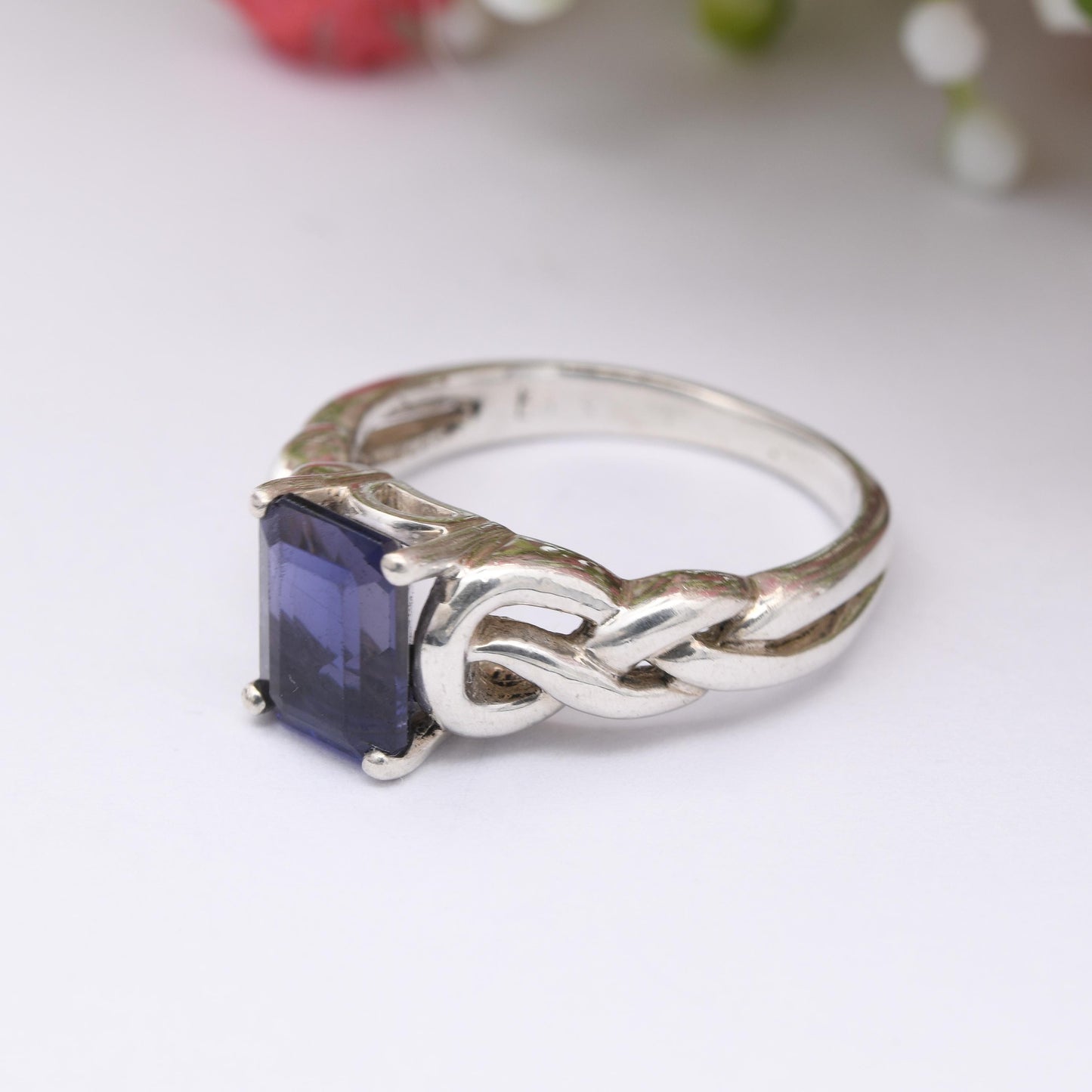 Vintage Sterling Silver Iolite Solitaire Ring with Celtic Knot Twist Shoulders - Deep Purple Gemstone | UK Size - L 1/2 | US Size - 6