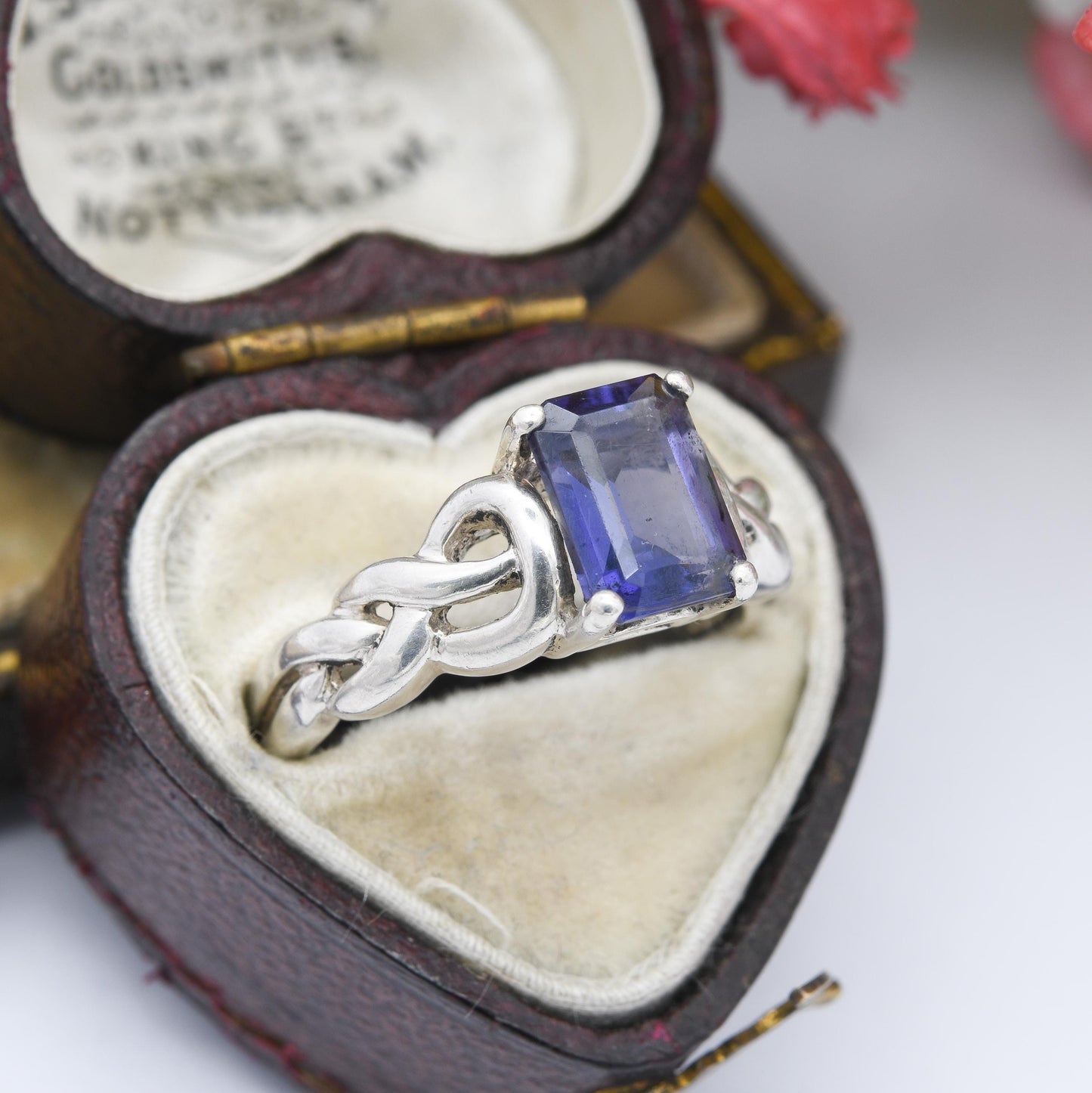 Vintage Sterling Silver Iolite Solitaire Ring with Celtic Knot Twist Shoulders - Deep Purple Gemstone | UK Size - L 1/2 | US Size - 6