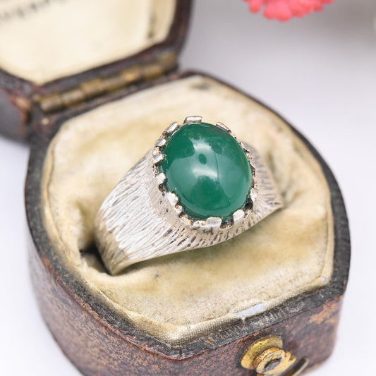 Vintage Sterling Silver Chrysoprase Ring 1975 - Mid-Century Modern Textured Bark Oval Cabochon Green Gemstone | UK Size - J 1/2 US Size - 5