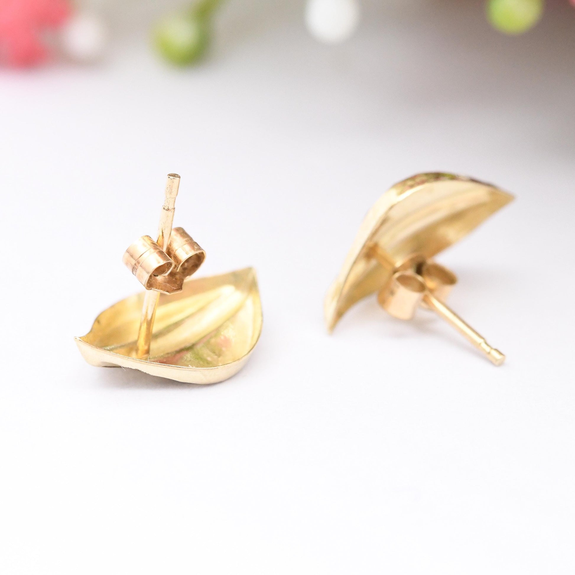 Vintage 9ct Gold Leaf Stud Earrings - Mid-Century Textured Leaves | Delicate Gold Studs | Gift for Her | Butterfly Backs