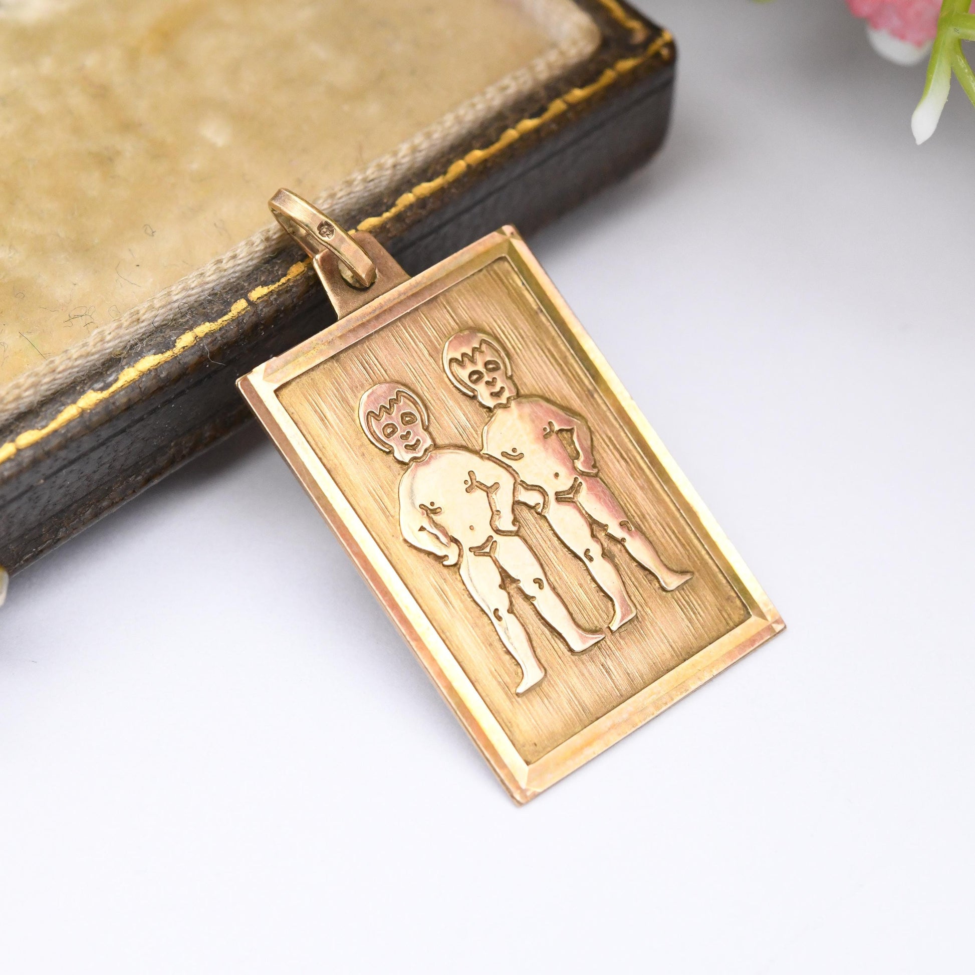 Vintage 9ct Gold Gemini Twins Pendant 1979 - Star Signs Zodiac Horoscope Jewellery | May - June Birthday Gift | Twin Boys Tag Charm Pendant