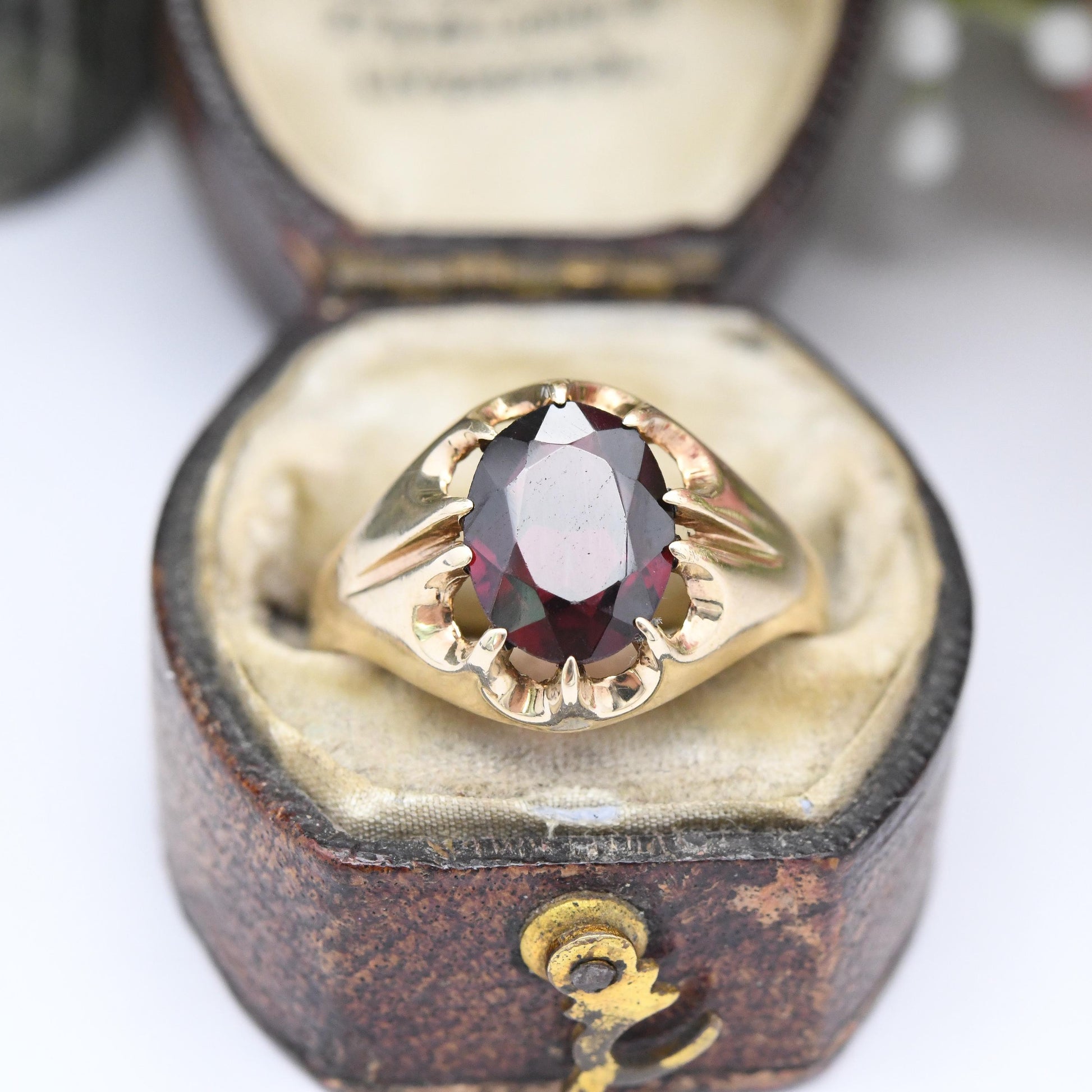 Vintage 9ct Gold Garnet Signet Ring 1985 Charles Lucas and Sons CL&S Edinburgh - Statement Unisex Jewellery | UK Size - P | US Size - 7 3/4