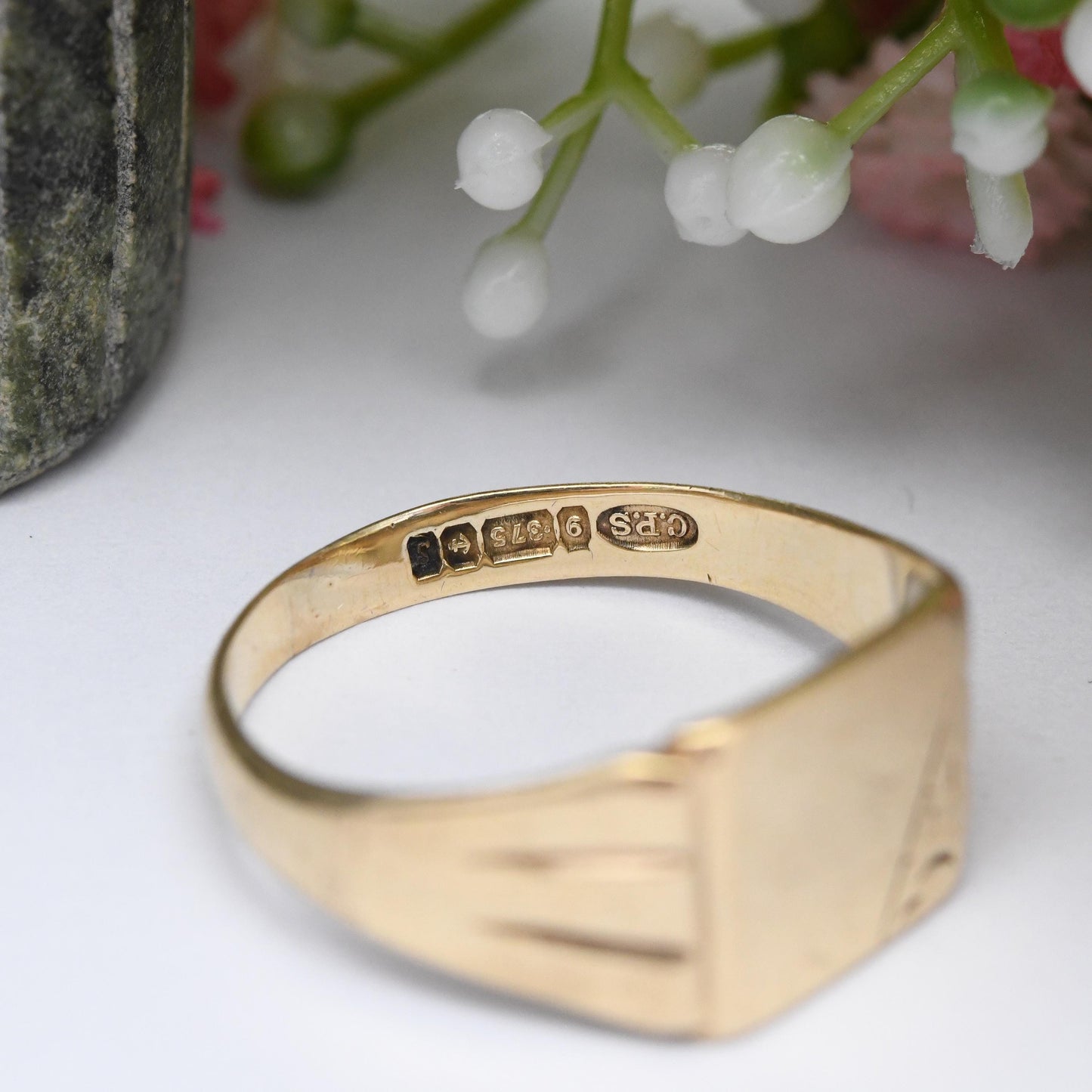 Vintage 9ct Gold Signet Ring 1967 CPS Jewellery - Unisex Everyday Solid Gold Ring | Gift for Him | UK Size - S | US Size - 9