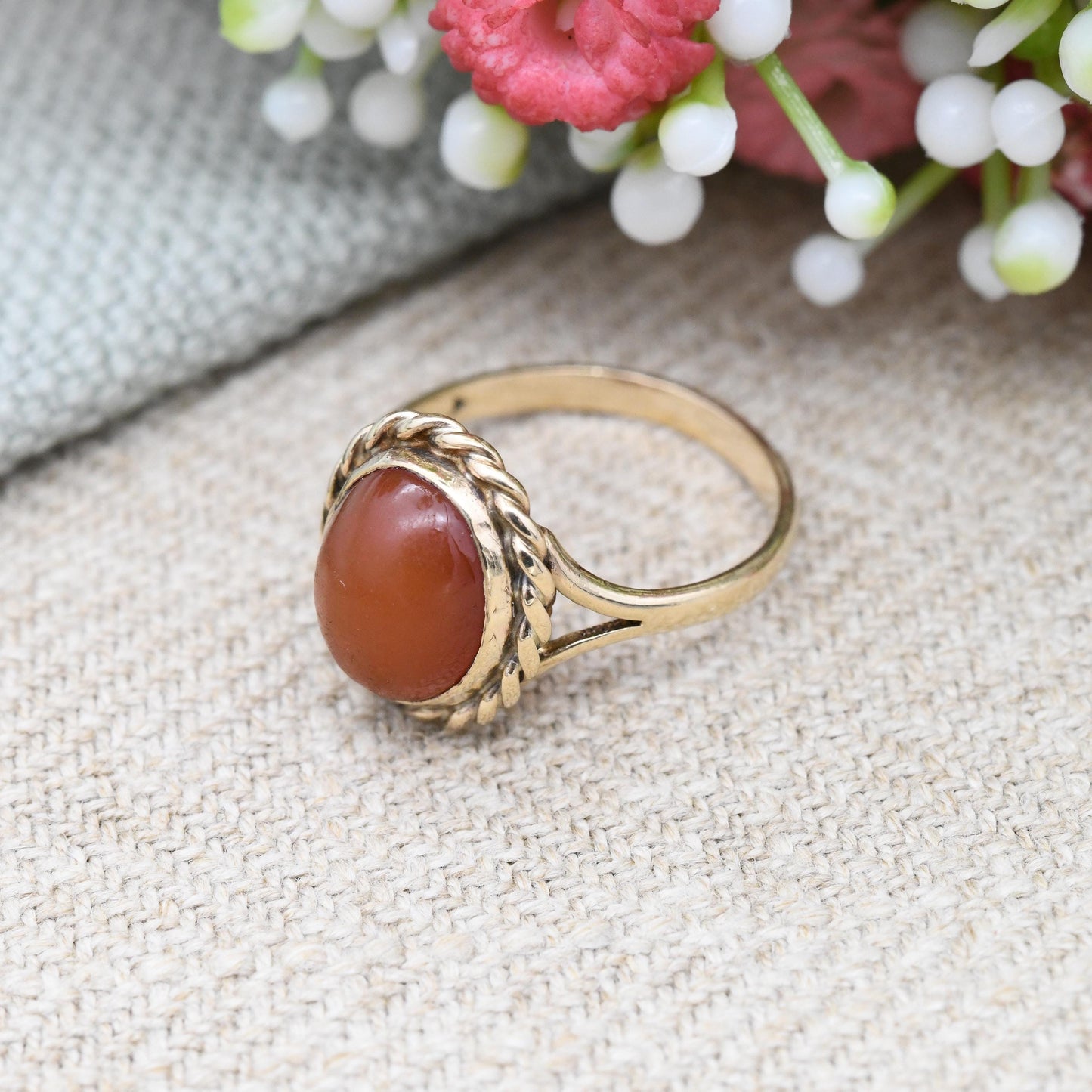 Vintage 9ct Gold Cabochon Carnelian Ring - Rope Twist Mid-Century Gemstone Jewellery Large Red Orange Stone | UK Size - L | US Size - 5 3/4