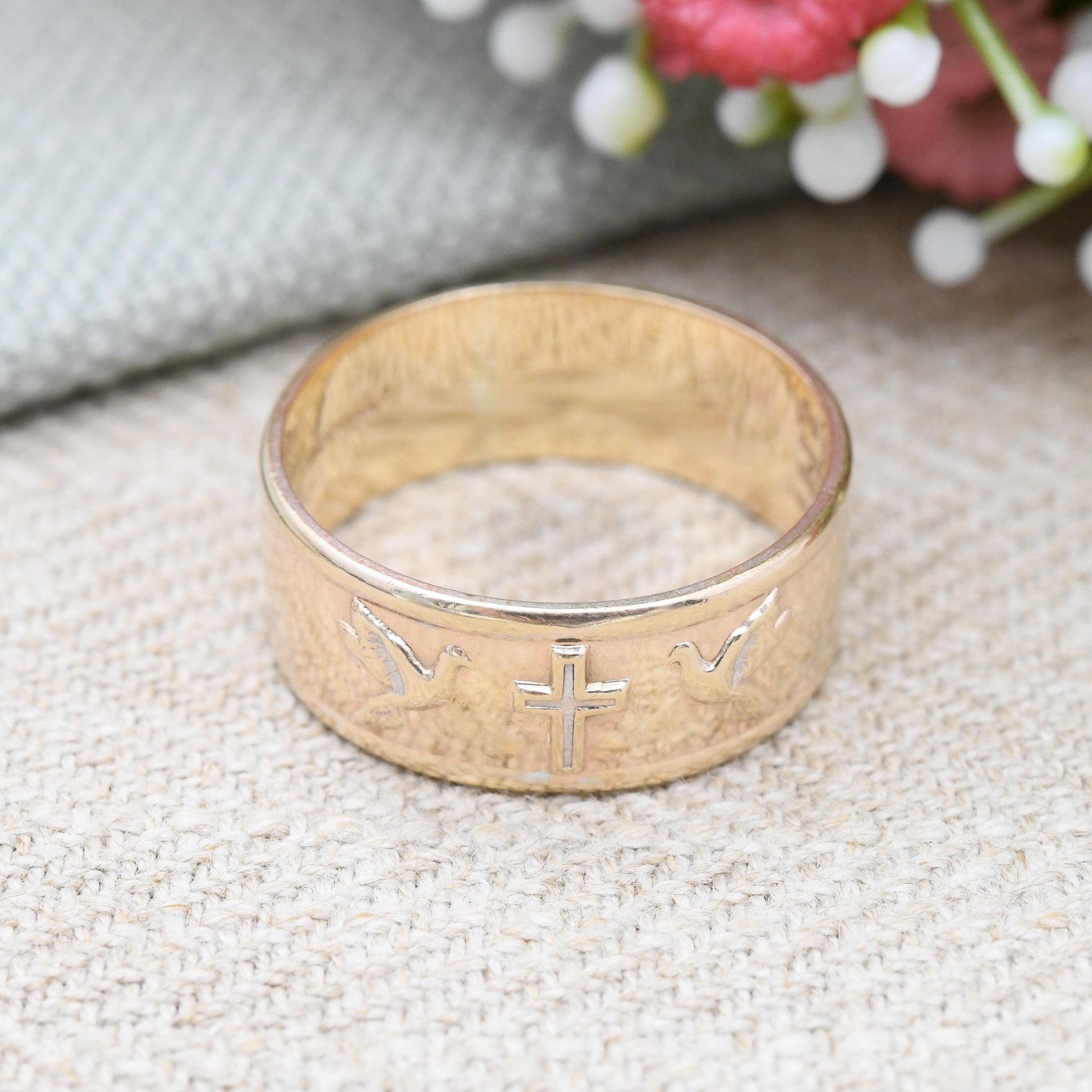 Vintage 9ct Gold Lord's Prayer Ring with Doves and Cross Design - Chunky Band Religious Hidden Message | UK Size - V 1/2 | US Size - 10 3/4