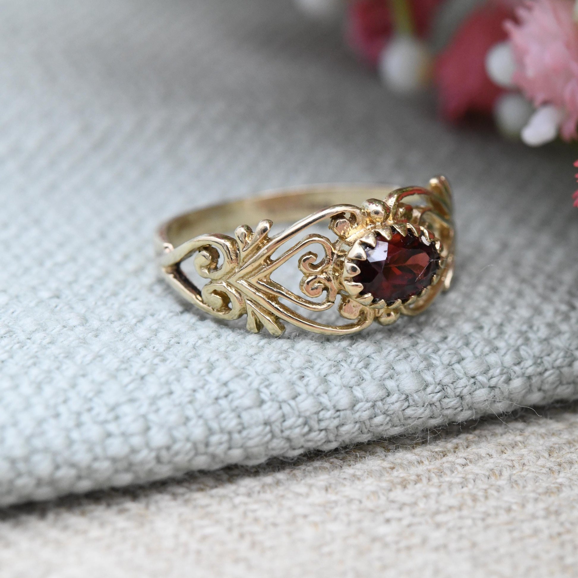 Vintage 9ct Gold Garnet Solitaire Ring - Ornate Scrolling Statement Gold Jewellery | Small Size Pinkie | UK Size - K | US Size - 5 1/4