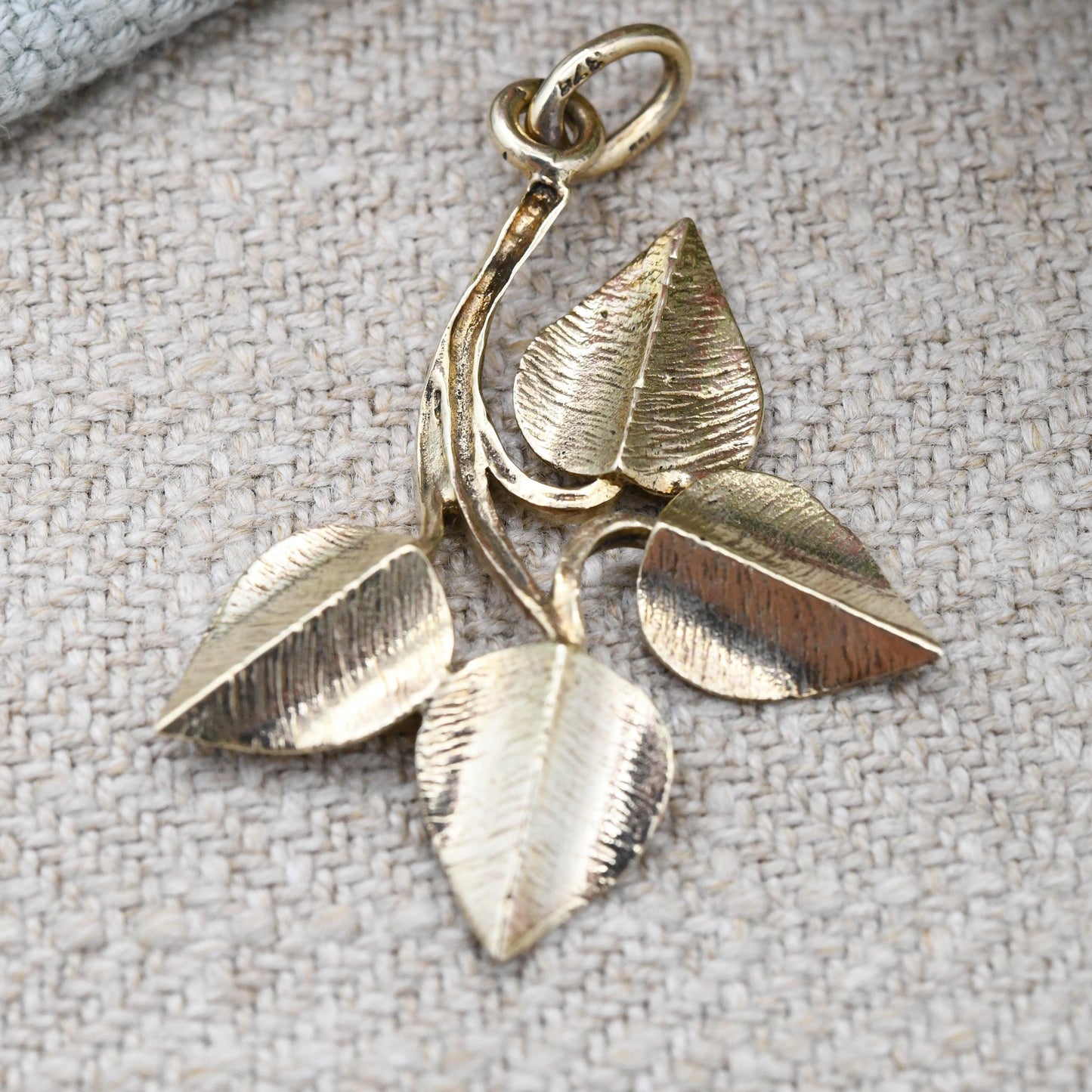 Vintage 9ct Gold Leaf Pendant Textured Leaves - 1977 Mid-Century Modernist Charm Pendant | Pretty Gift for Necklace Stack | Solid Gold Gift