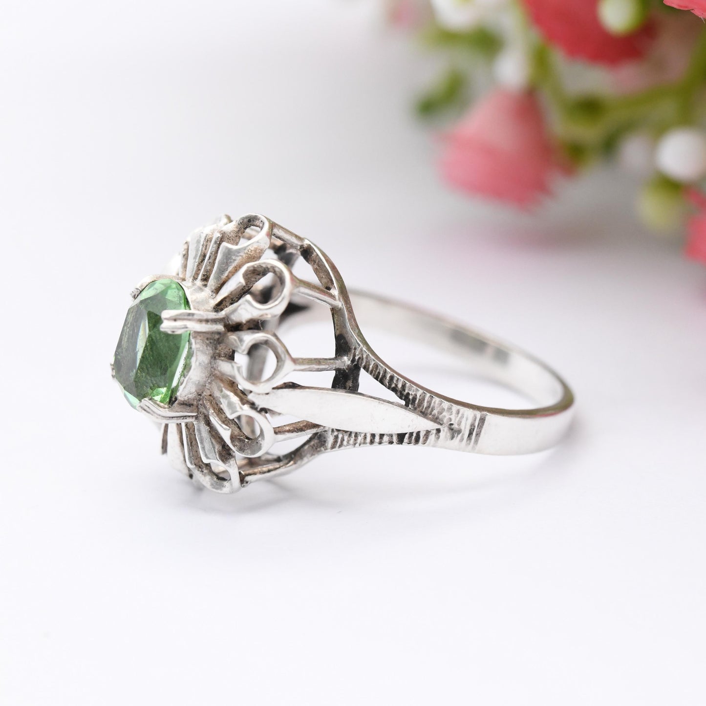 Vintage Mid-Century Sterling Silver Flower Ring 1977 Toye Kenning Spencer TK&S - Green Stone Cocktail Ring | UK Size - O | US Size - 7 1/4