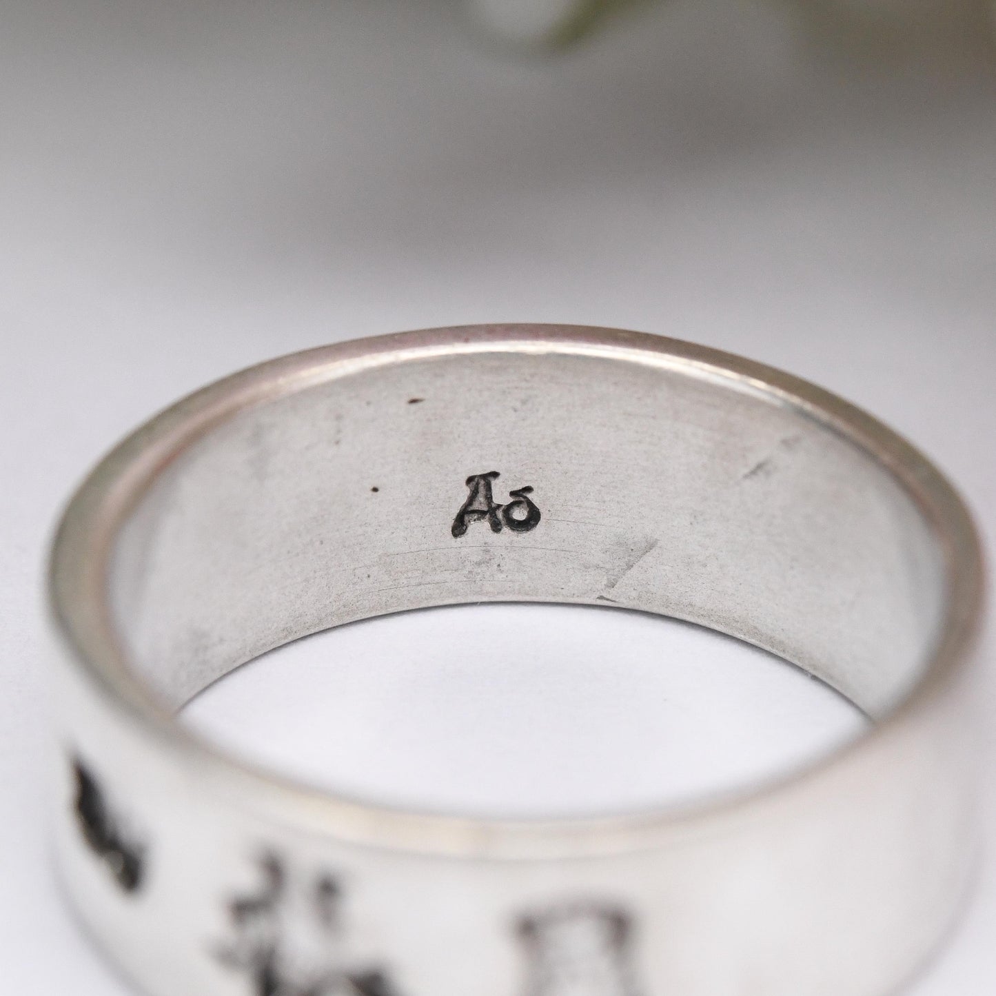 Vintage Silver Symbols Band Ring - Stamps Lion Rampant Feather Crossed Rifles Hidden Message Coordinates | UK Size - M 1/2 | US Size - 6 1/2