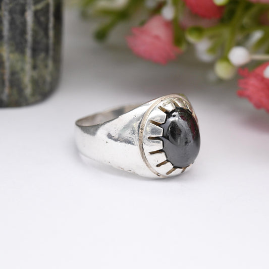 Vintage Sterling Silver Black Stone Ring - Cabochon Gemstone | Chunky Mid-Century Unisex Statement Ring | UK Size - Q | US Size - 8