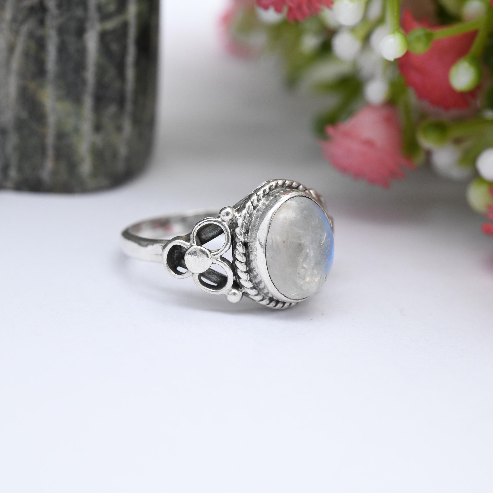 Vintage Sterling Silver Moonstone Ring - Pretty Rope Twist Bezel Cabochon Gemstone | Open Flower Shoulders | UK Size - N 1/2 | US Size - 7