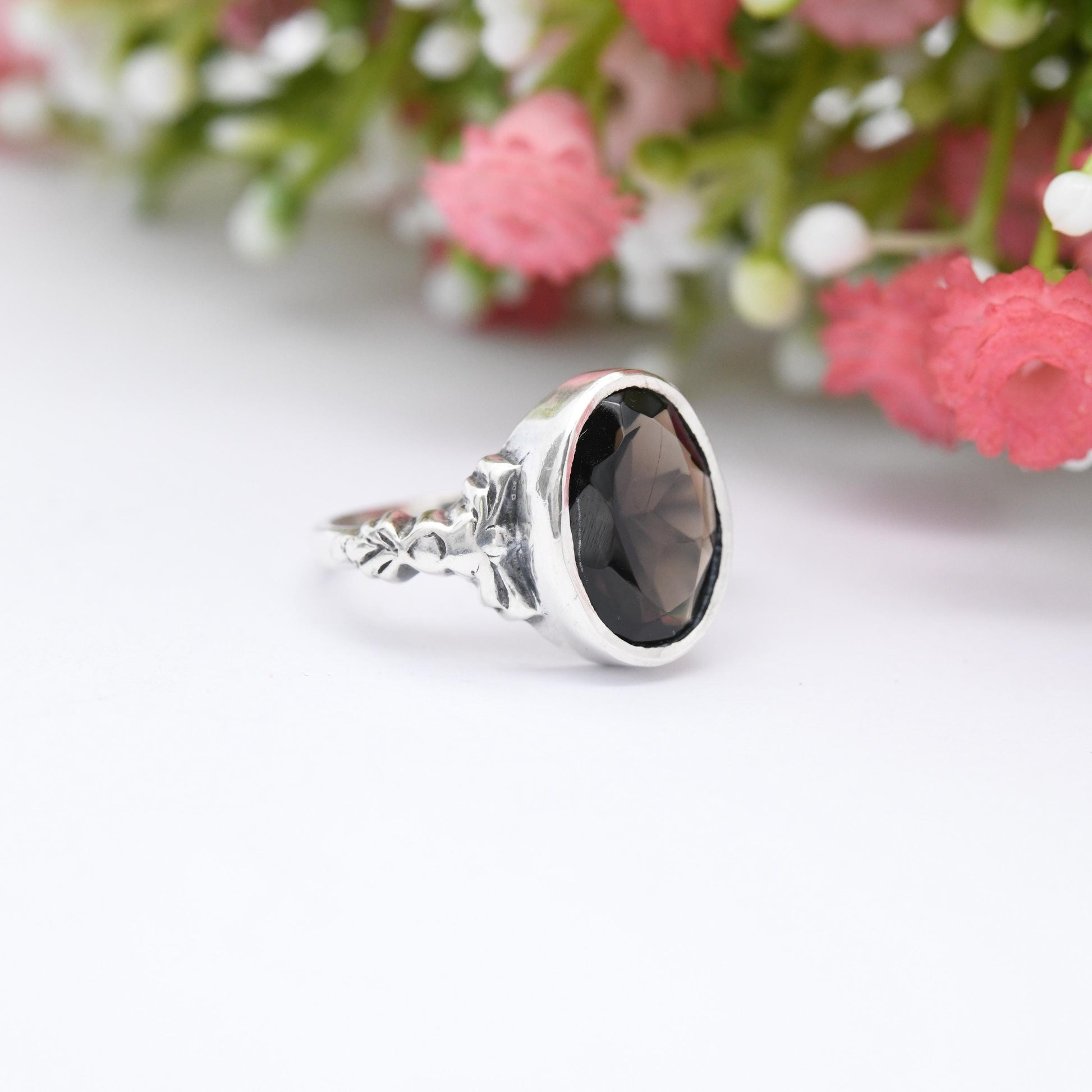 Vintage Sterling Silver Smoky Quartz Ring with Pretty Bow Shoulders - Mid-Century Silver Jewellery | UK Size - K | US Size - 5 1/4