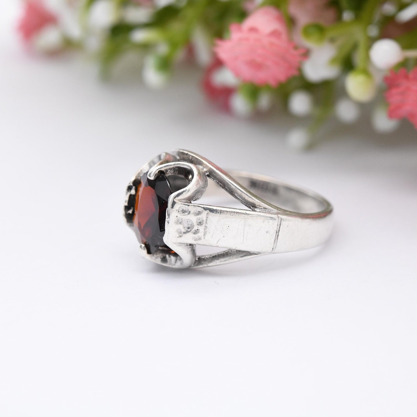 Vintage Mid-Century Sterling Silver Garnet Ring 1975 - Chunky Modernist Sculptural Silver Jewellery | UK Size - P | US Size - 7 1/2