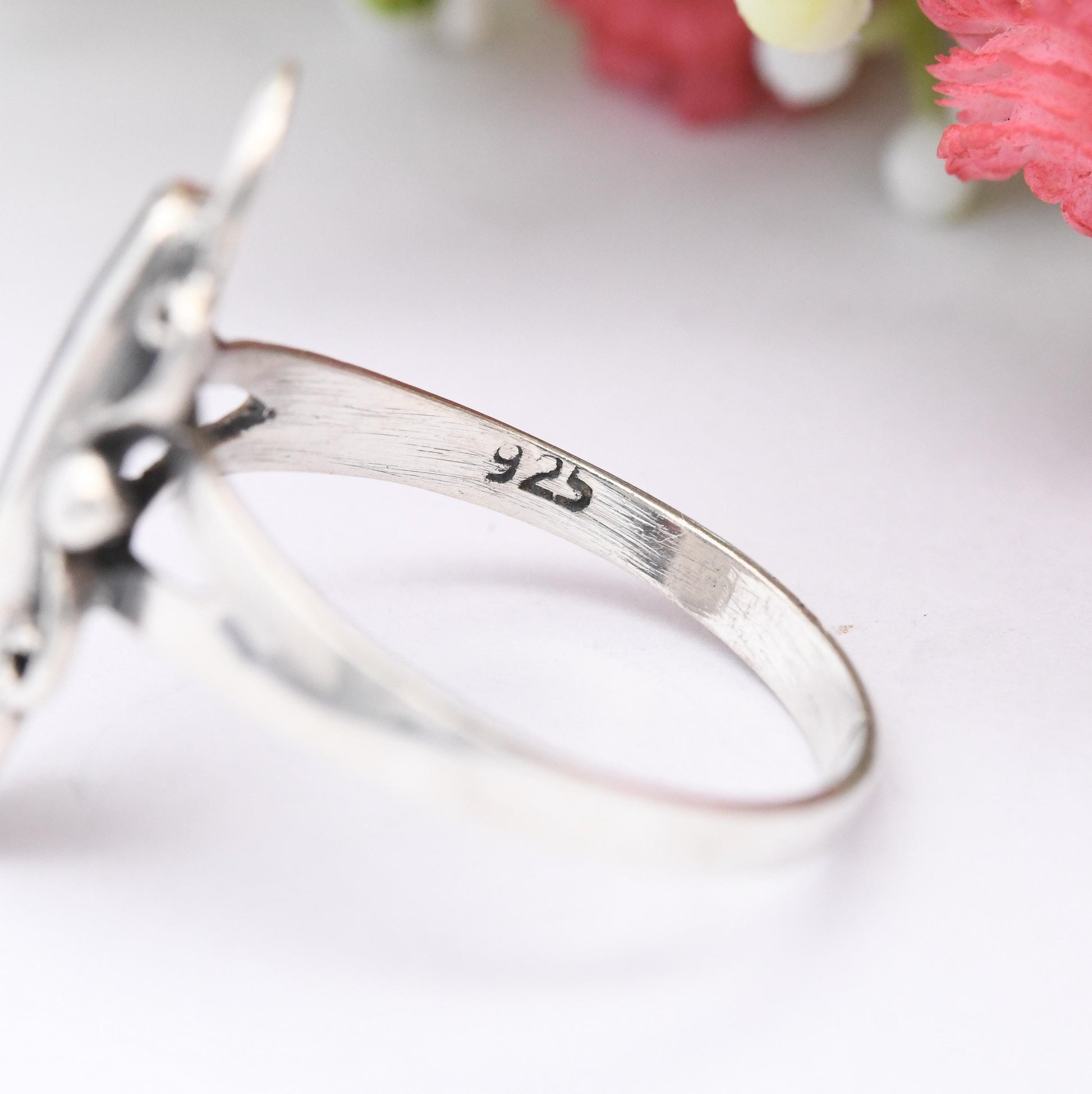 Vintage Sterling Silver Onyx Ring with Pretty Setting - Knuckle Length Index Finger Ring | UK Size - R | US Size - 8 3/4